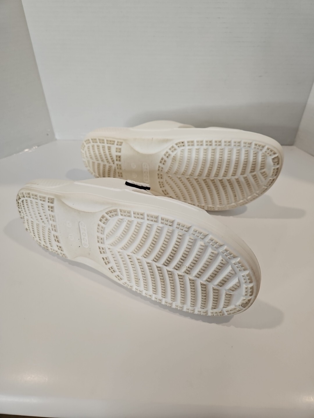 Crocs Unisex Classic Two Band Slide White Sandals Men’s 11 Pre-owned