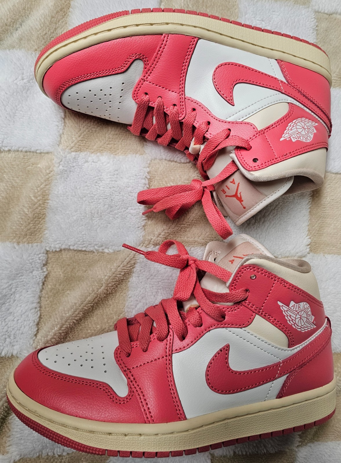 Size 7 – Air Jordan 1 Mid Guava Ice W