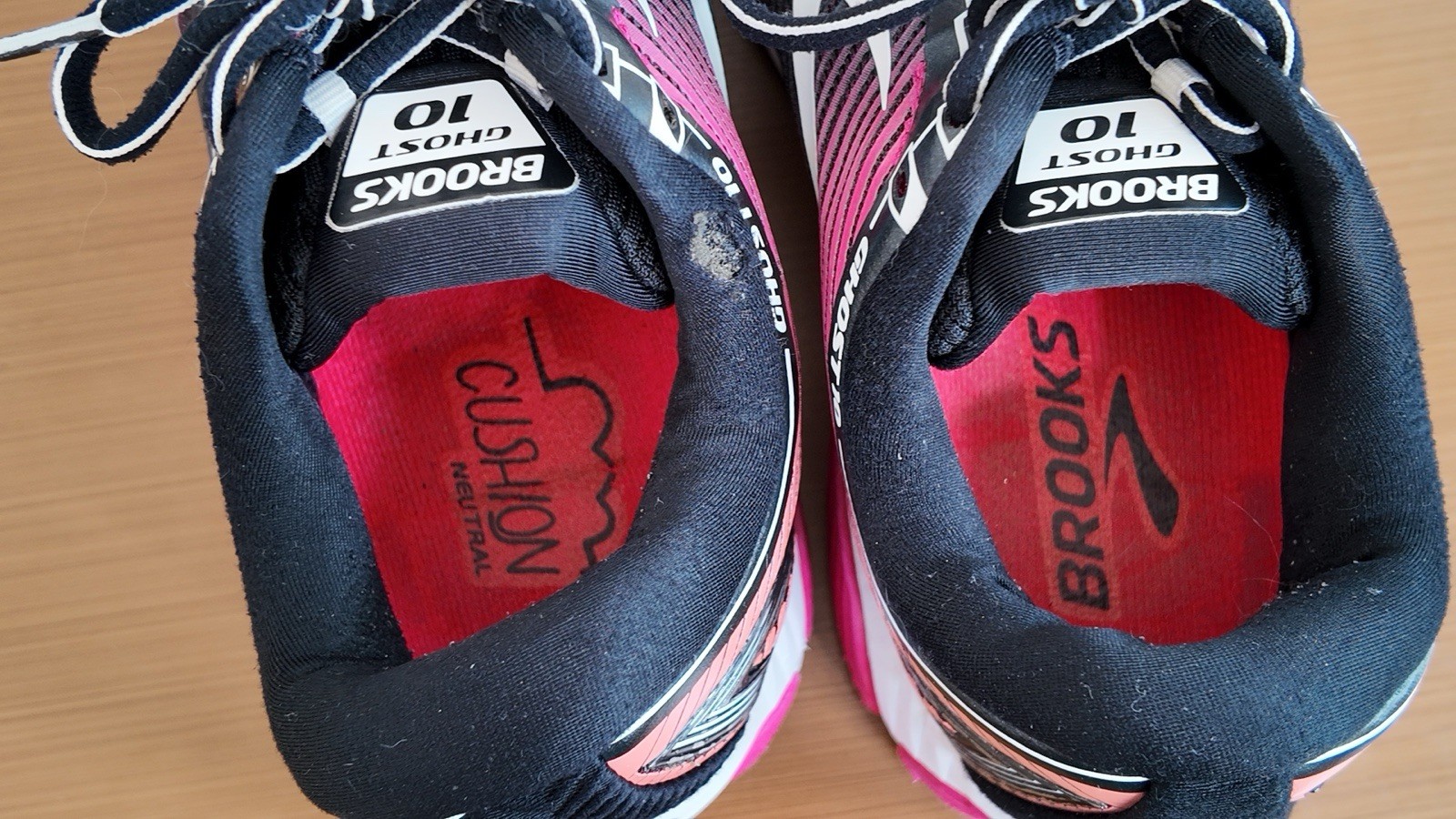 Brooks Ghost 10 Women’s Running Shoes, Black Pink White, US Size 8.5