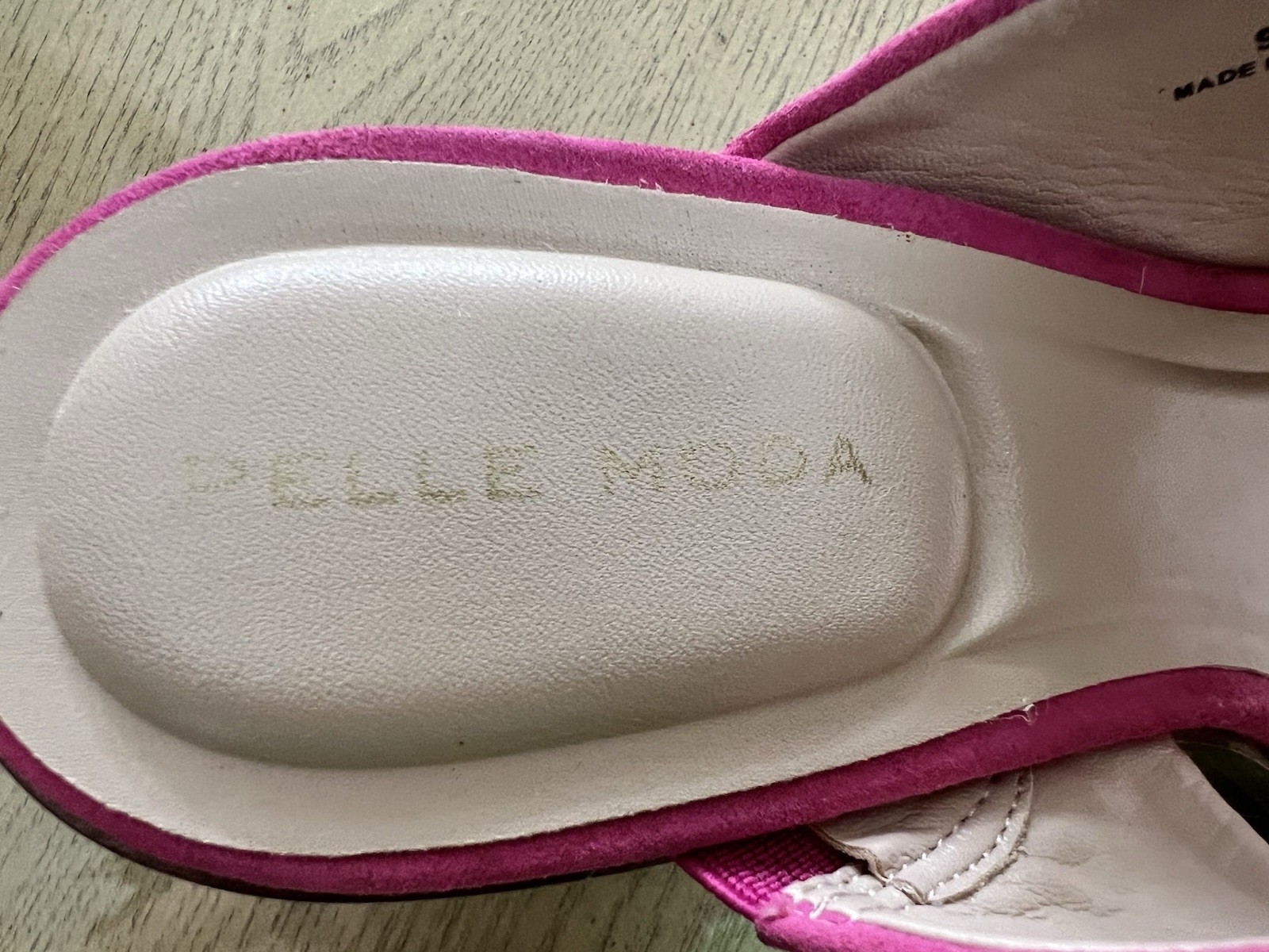 Pelle Moda Lahni Hot Pink Suede Toe-Loop Mule Sandals Size 9M