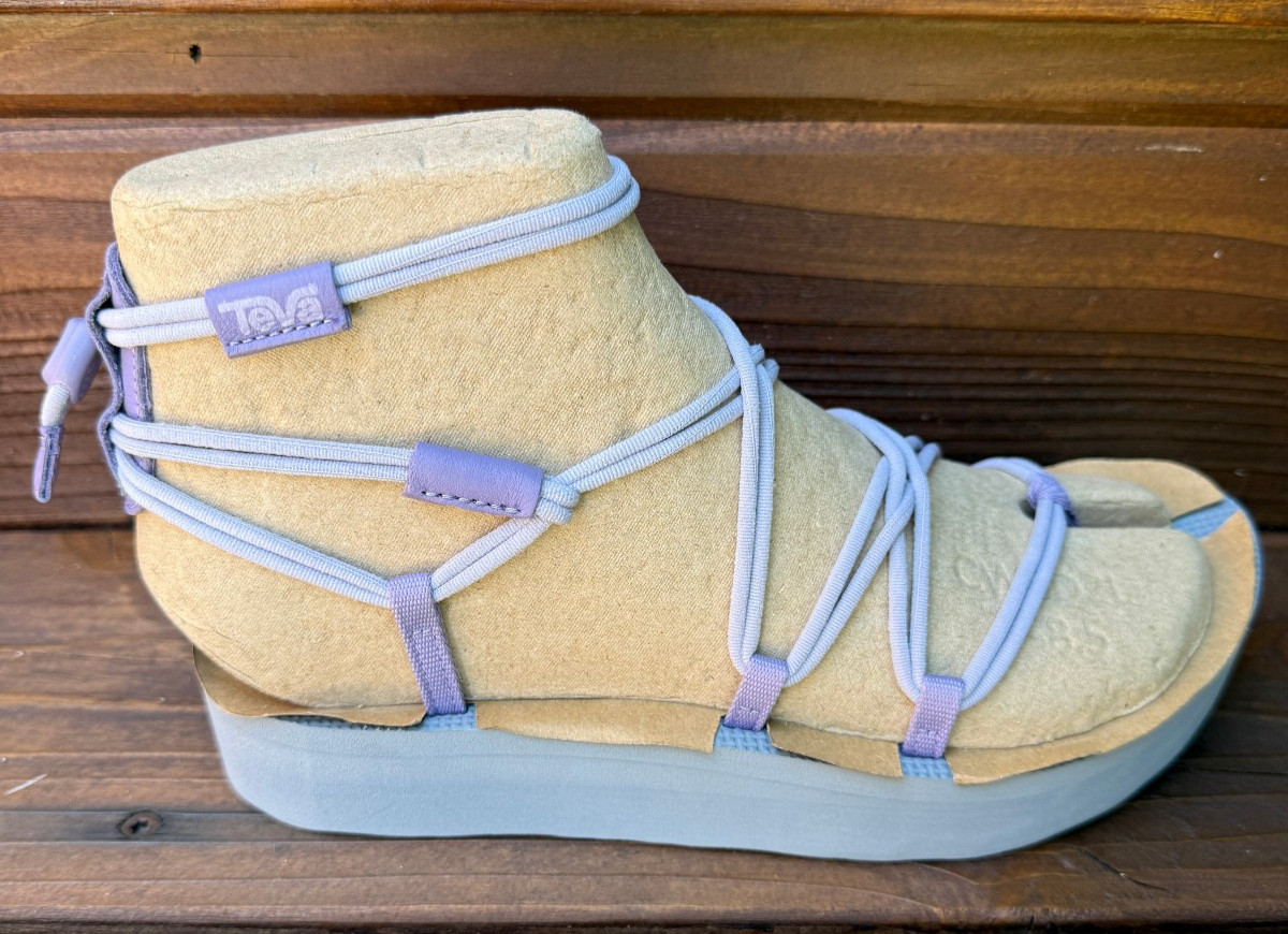 Teva Voya Midform Infinity Strappy Casual Sandal Daybreak Multi – Sz US 7 – New