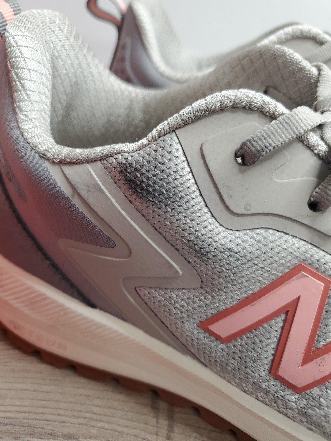 New Balance Women’s Speedware Composite Toe Industrial Shoe, Beige/Desert Flower