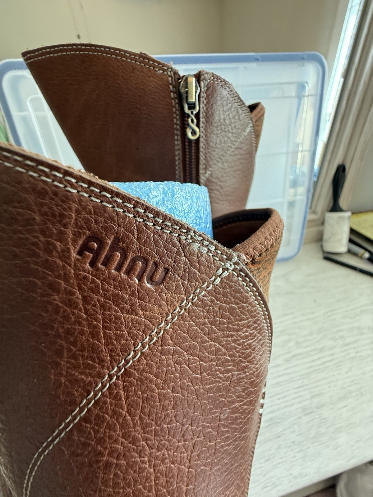 Ahnu Helena Women’s Tall Riding Boot Size 8 Leather Full Zip Round Toe Full Zip