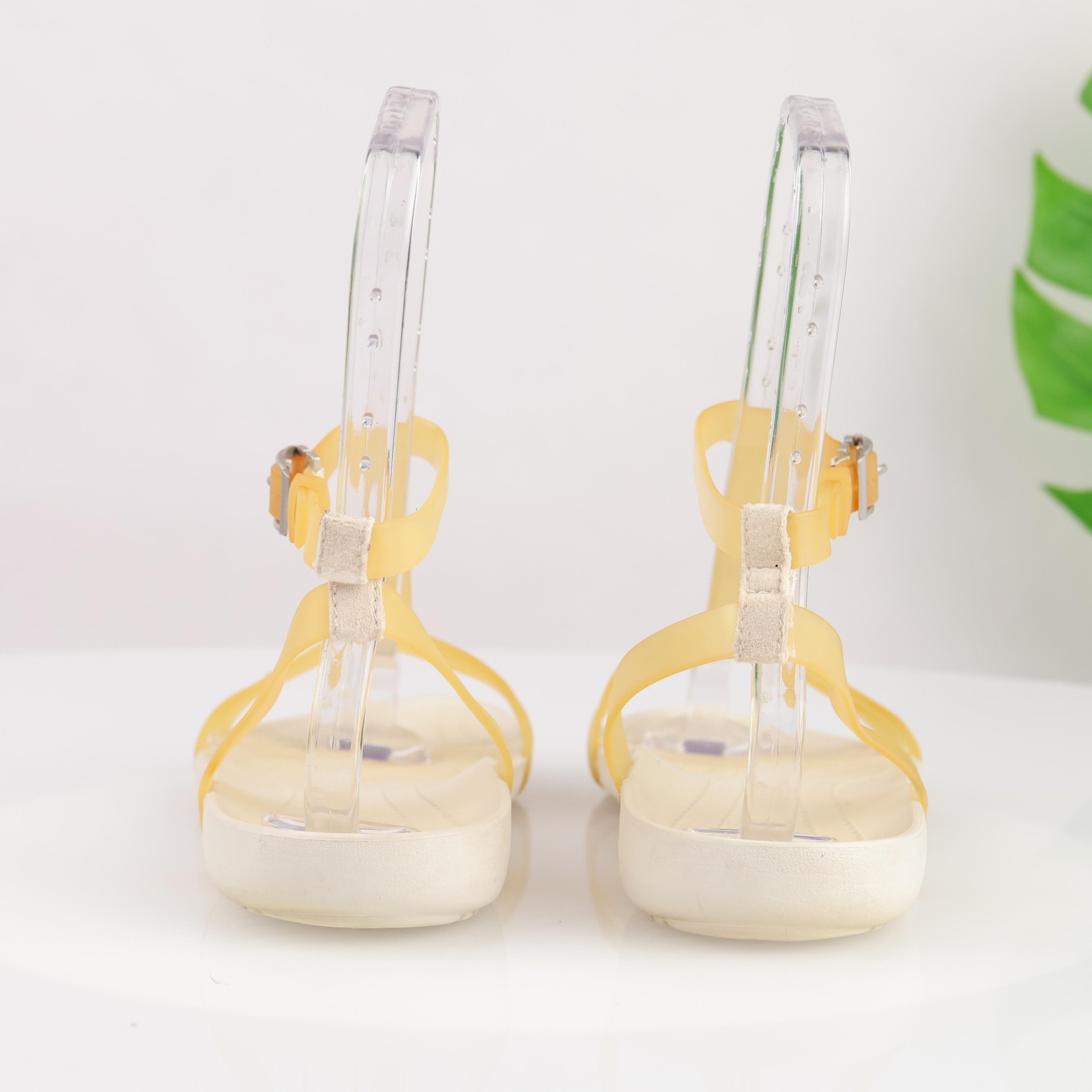 Crocs Womens Sexi Sandals Size 8 Yellow Strappy T-Strap Ankle Strap Flat Shoes