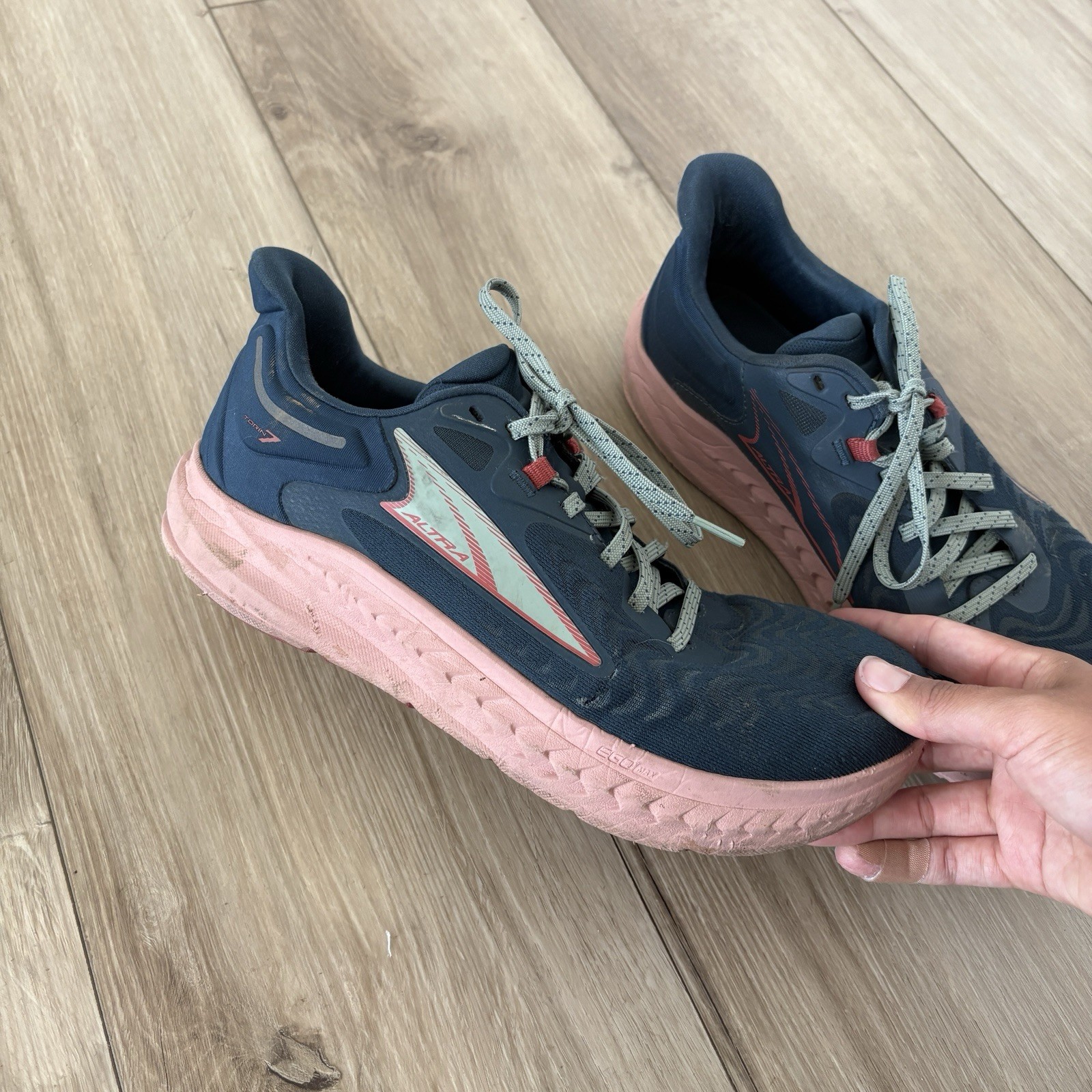 Altra Torin 7 Road Running Training Shoes Womens Size 8 Teal Pink Sneakers