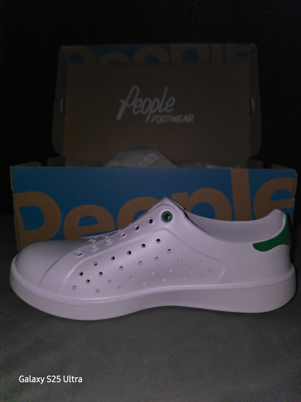 People Footwear Vegan Sneakers White Green US 9 M New w/ Box Eco-Friendly