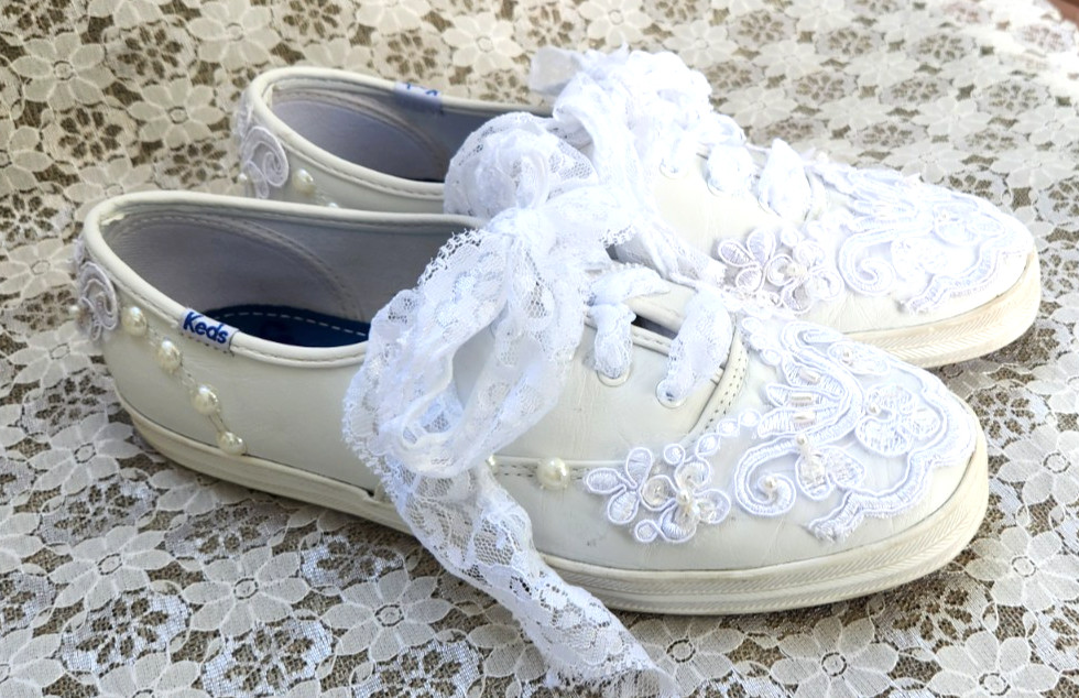 KEDS WHITE LEATHER WEDDING SNEAKERS Designed with Pearls Lace Sequins Women’s 7