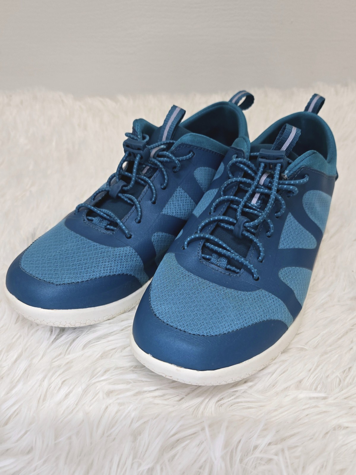 Lands’ End womens water shoes blue mesh aqua sneakers bungee lace size 8