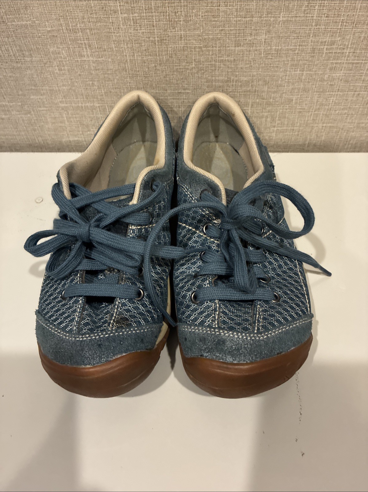 KEEN Women’s Low Top Lace-Up Mesh Hiking Walking Sneakers women’s Sz 8