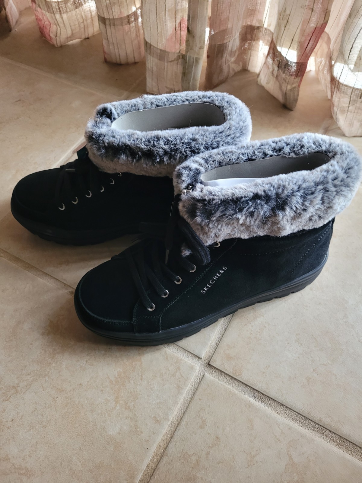 Women’s Skechers Street Cleat Everyday Chillz Boots Style #44386/BLK 8 NIB