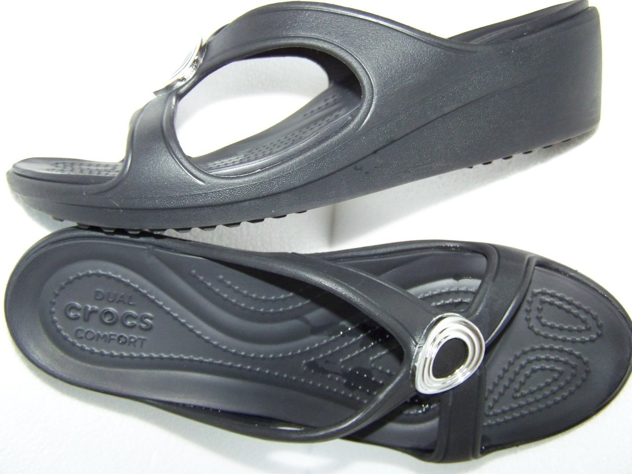CROCS Silver Ring Black 2″ Wedge Sandals Comf Slides NOT THONGS Size 9 NexToNEW