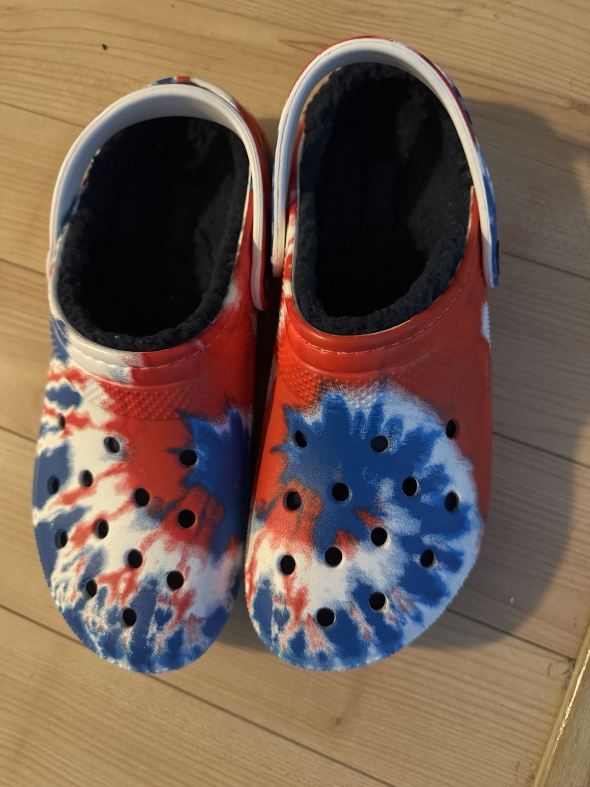 Crocs Classic Lined Tie Dye Clogs, Independence Day, Red White and Blue M-9 W 11