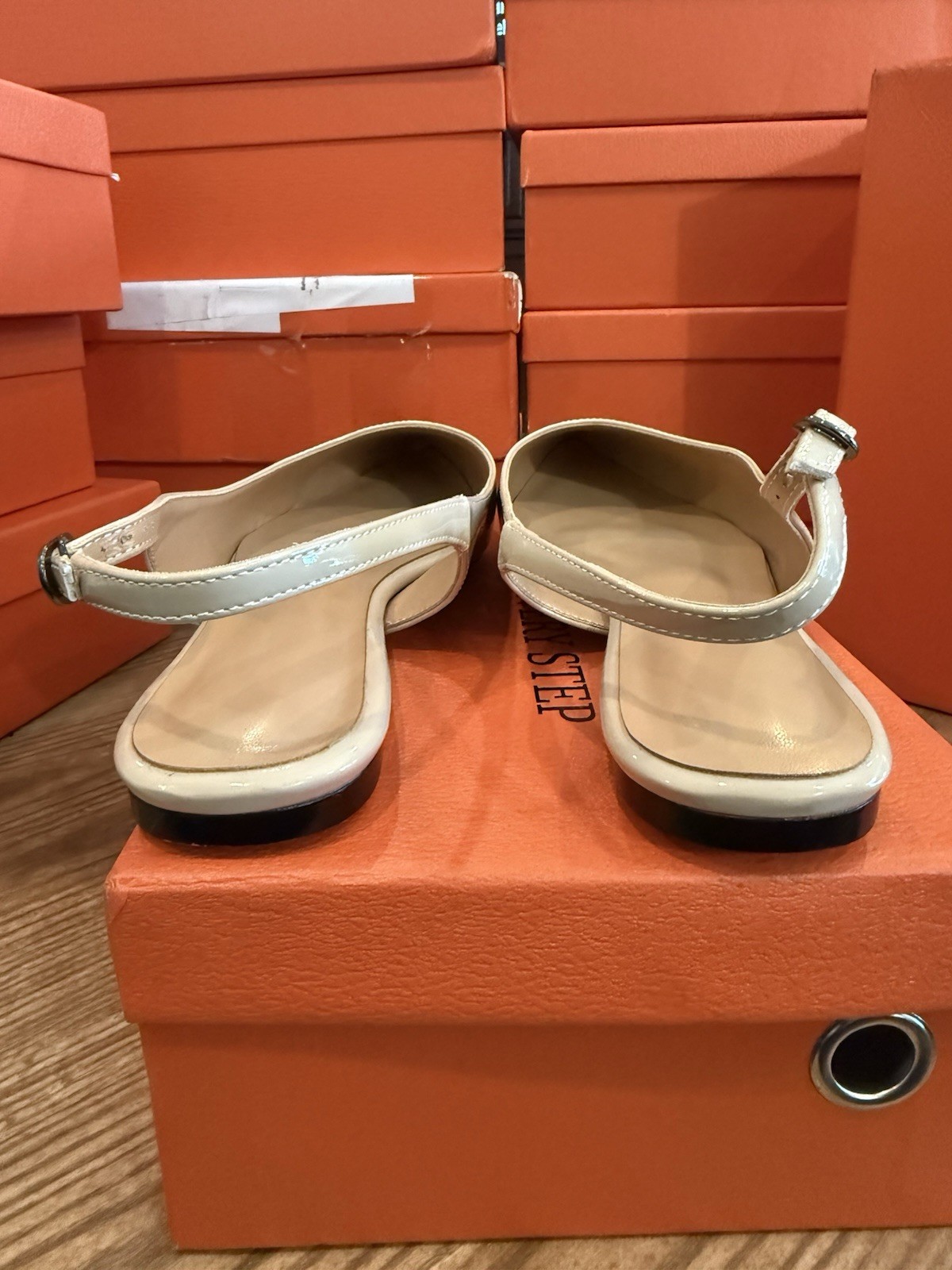 Women’s Size 12 Patent Leather Nude Flats – A2000