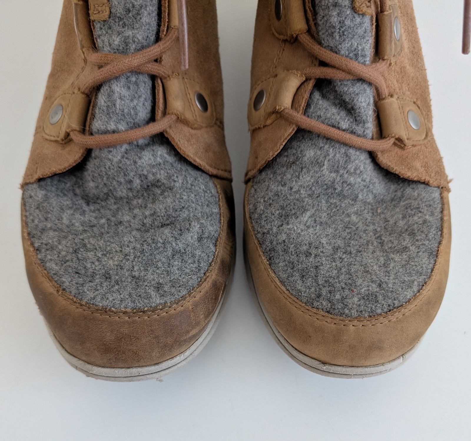 Sorel boots Explorer Joan brown gray suede leather waterproof womens 11