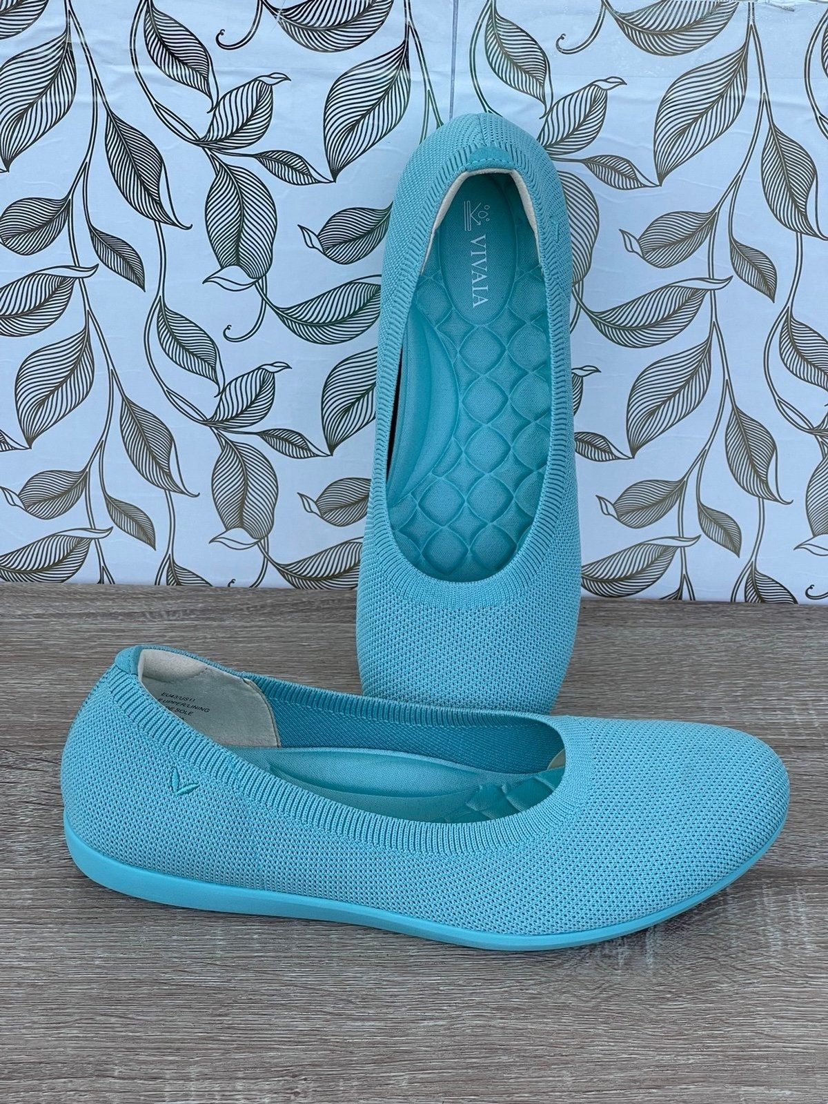 VIVAIA Turquoise Water-Repellent Round-Toe Walking Shoes Claire Walker 11