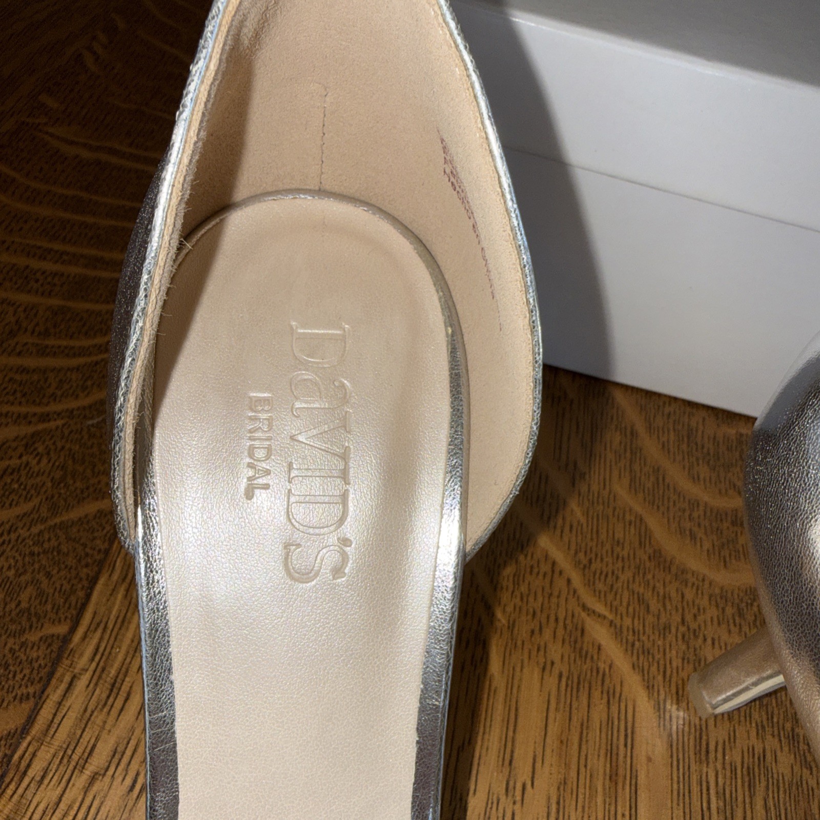 David’s Bridal Metallic Silver Desi Pumps Size 9 1/2 New With Box
