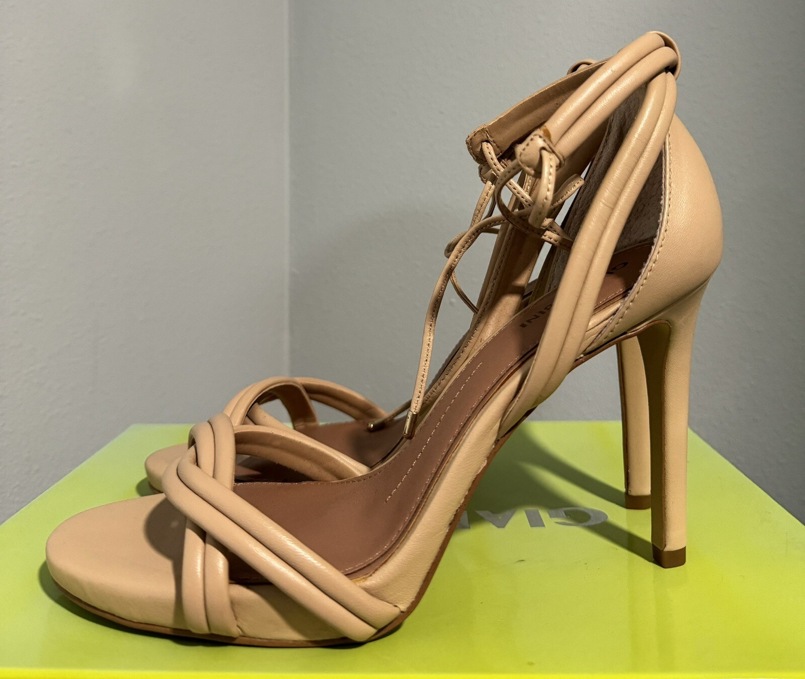 NEW Gianni Bini Abbrie Nude Strappy Heels Spanish Sand Womens Size 9 See Desc**