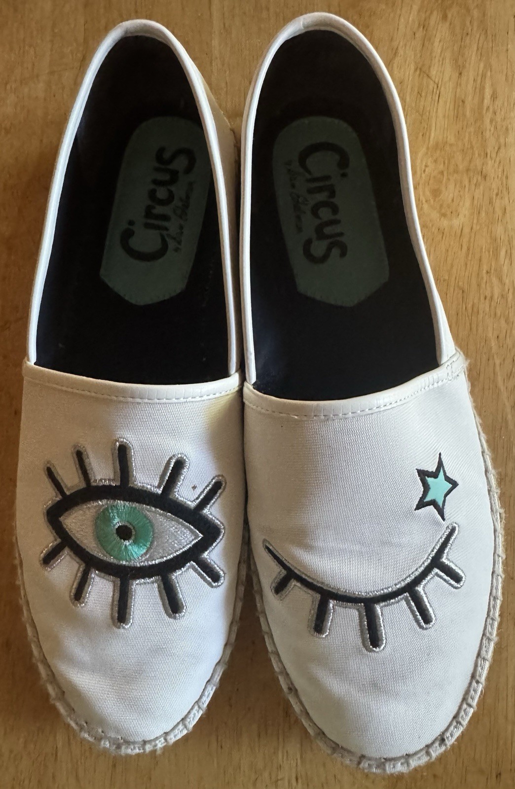 Circus Sam Edelman Eye Wink White Turquoise Flats Size 9-1/2 M