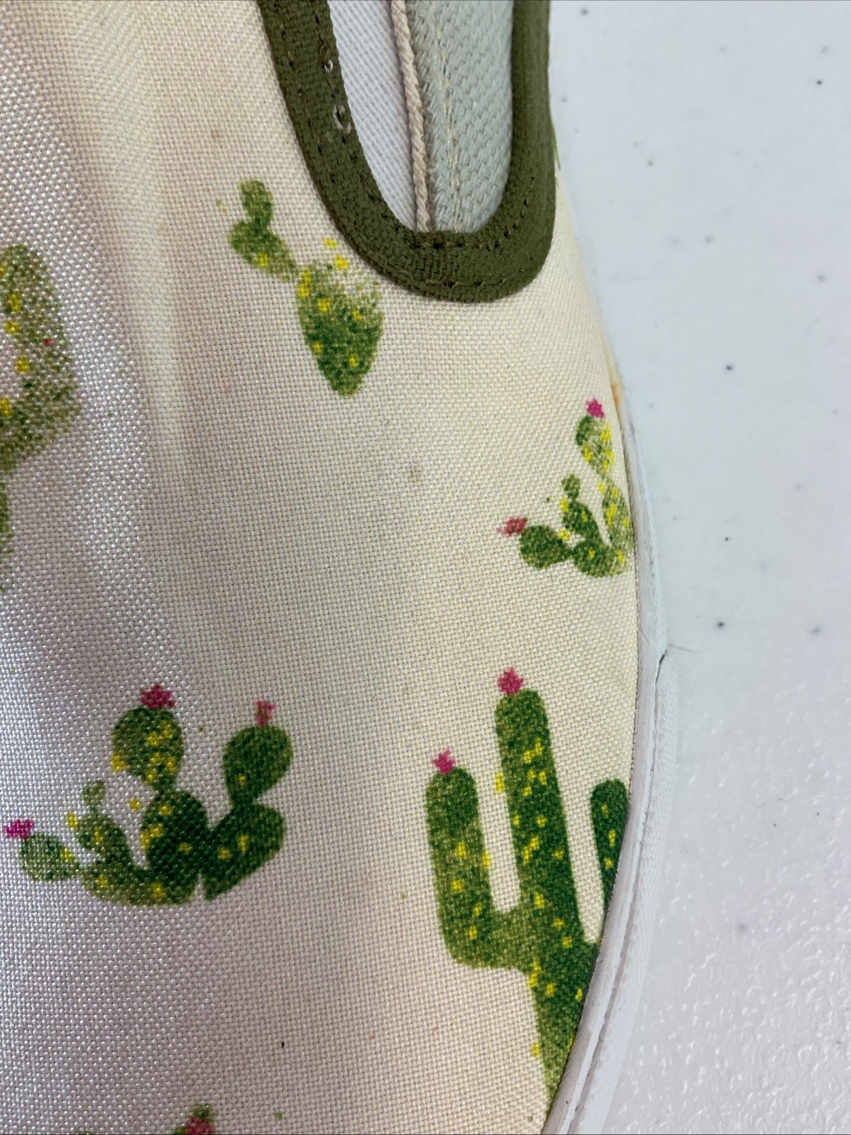 NEW Inkkas Women’s Slip-On loafer Shoes Cactus print Aztec, Colorful, US Size 10