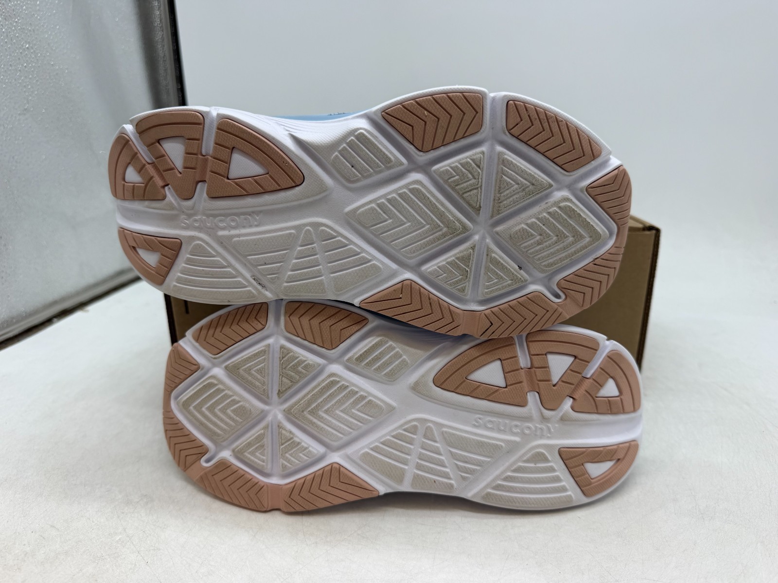 Saucony Guide 18 Sneakers Women’s Cloud Dream Athletic Lightweight Comfort – 8.5