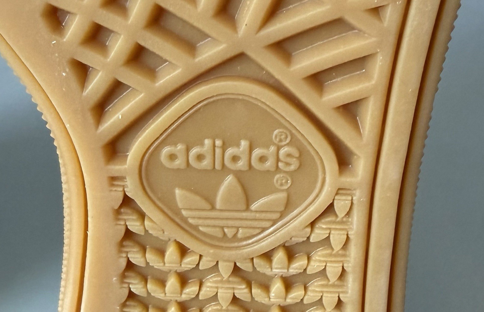Adidas Handball Spezial J Sneakers Beige/White/Black/Gum — New w/ Box — Women 5