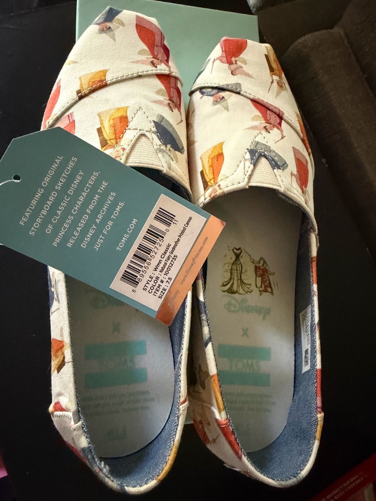 NEW TOMS x Disney Cinderella Women’s Slip-On Shoes Size 7 Blue Limited Edition