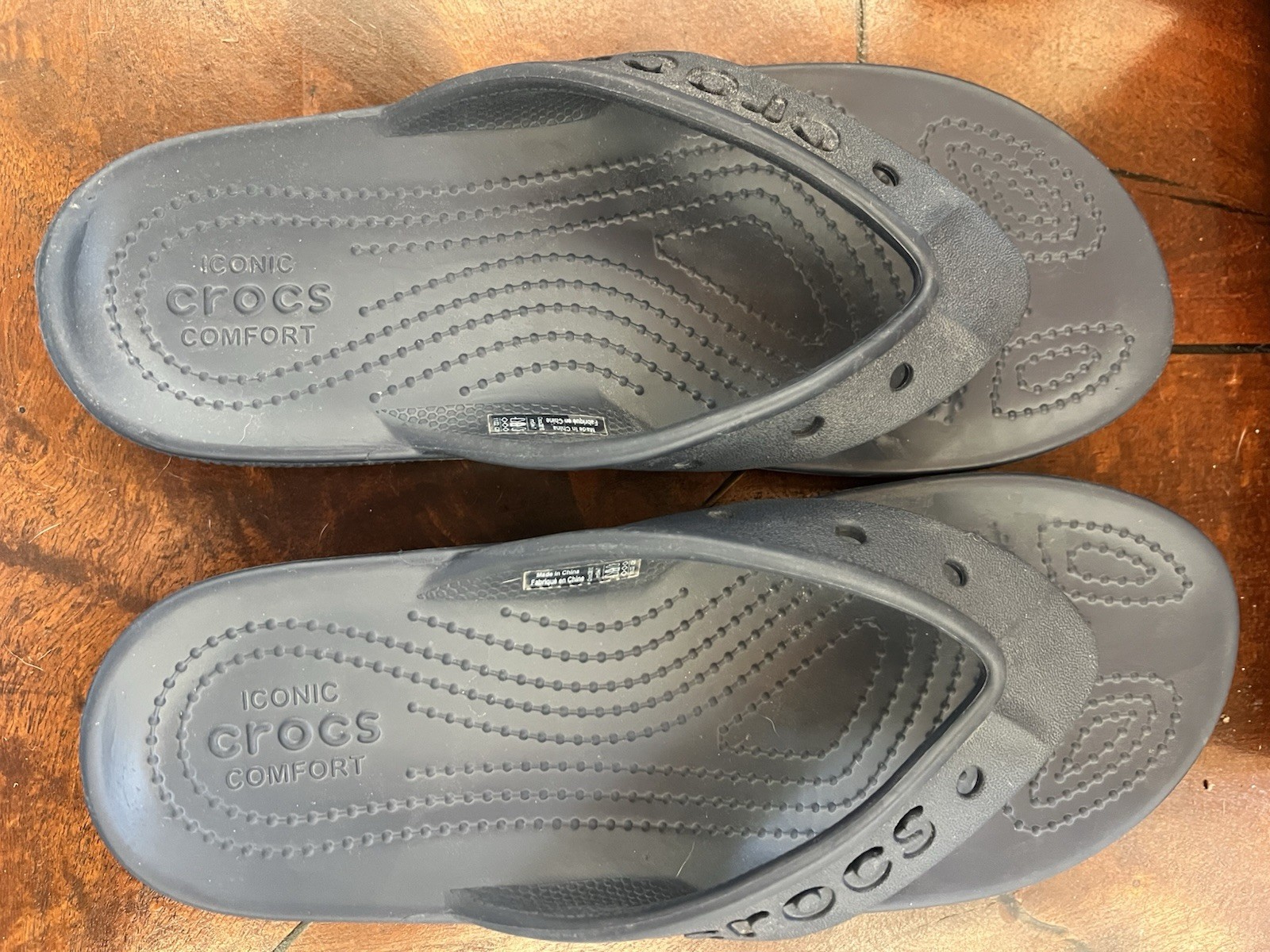 NWOT CROCS Thong Flip Flop Sandals, Men 5 Women 7 Navy Blue Iconic Comfort