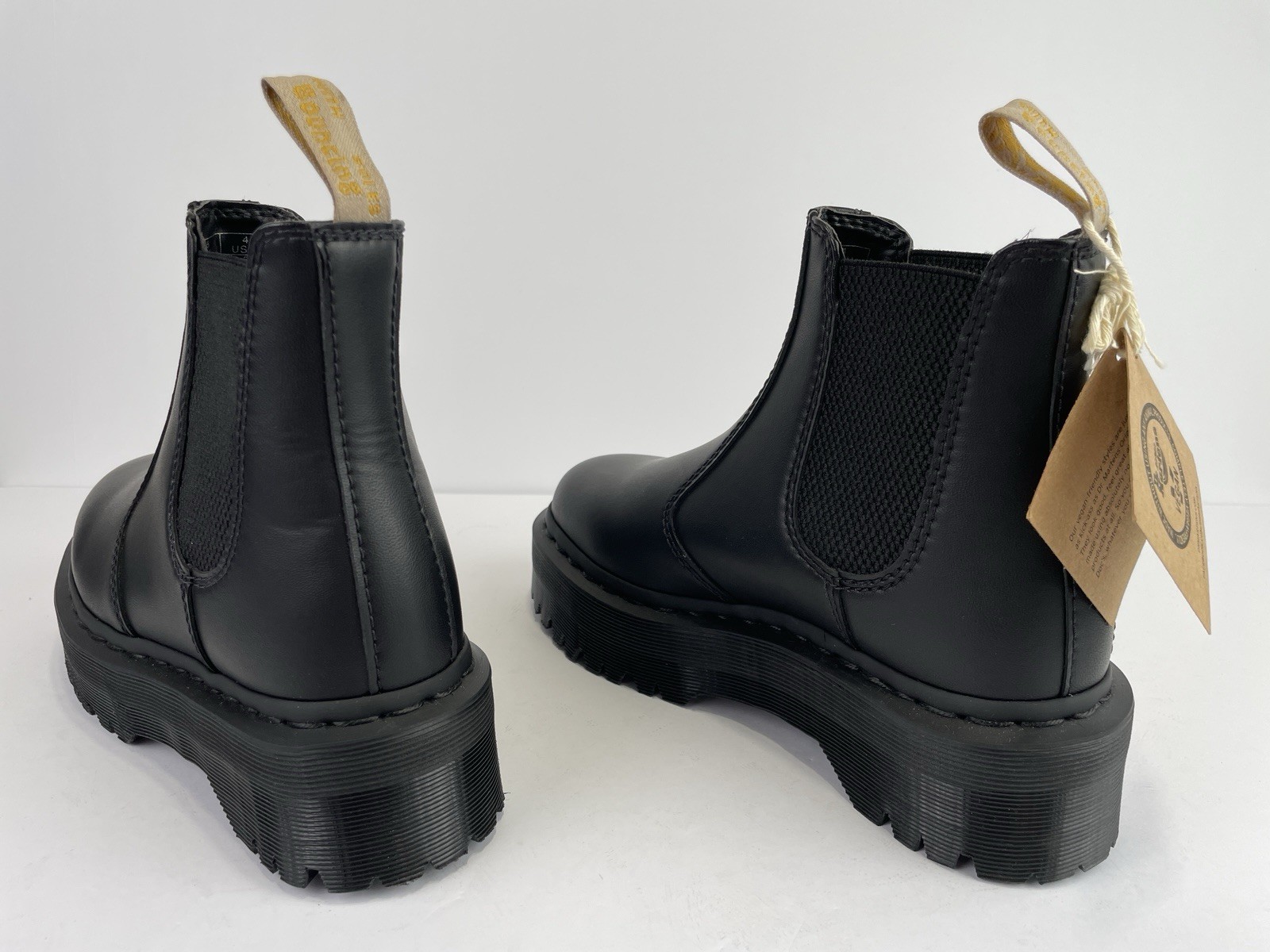 Dr. Martens Vegan 2976 Quad Chelsea Mono Boots Black Felix Rub Off Women’s Sz 5