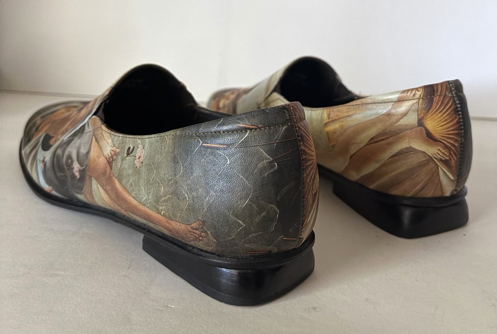Icon Art to Wear Loafers Botticelli “Birth Of Venus” Angels Sz 9 Excellent Cond.