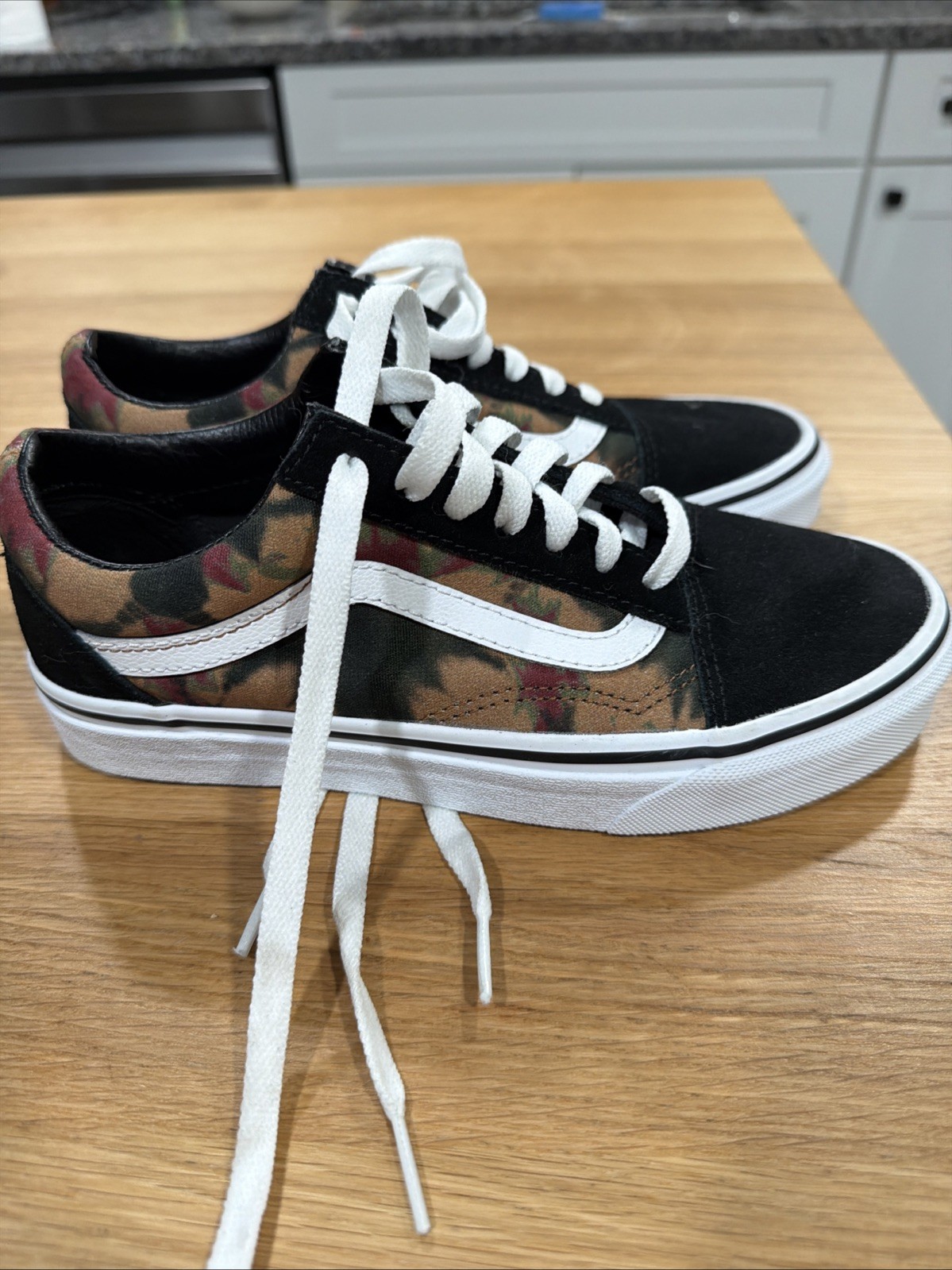 6.5 Women, 5 Men’s Vans