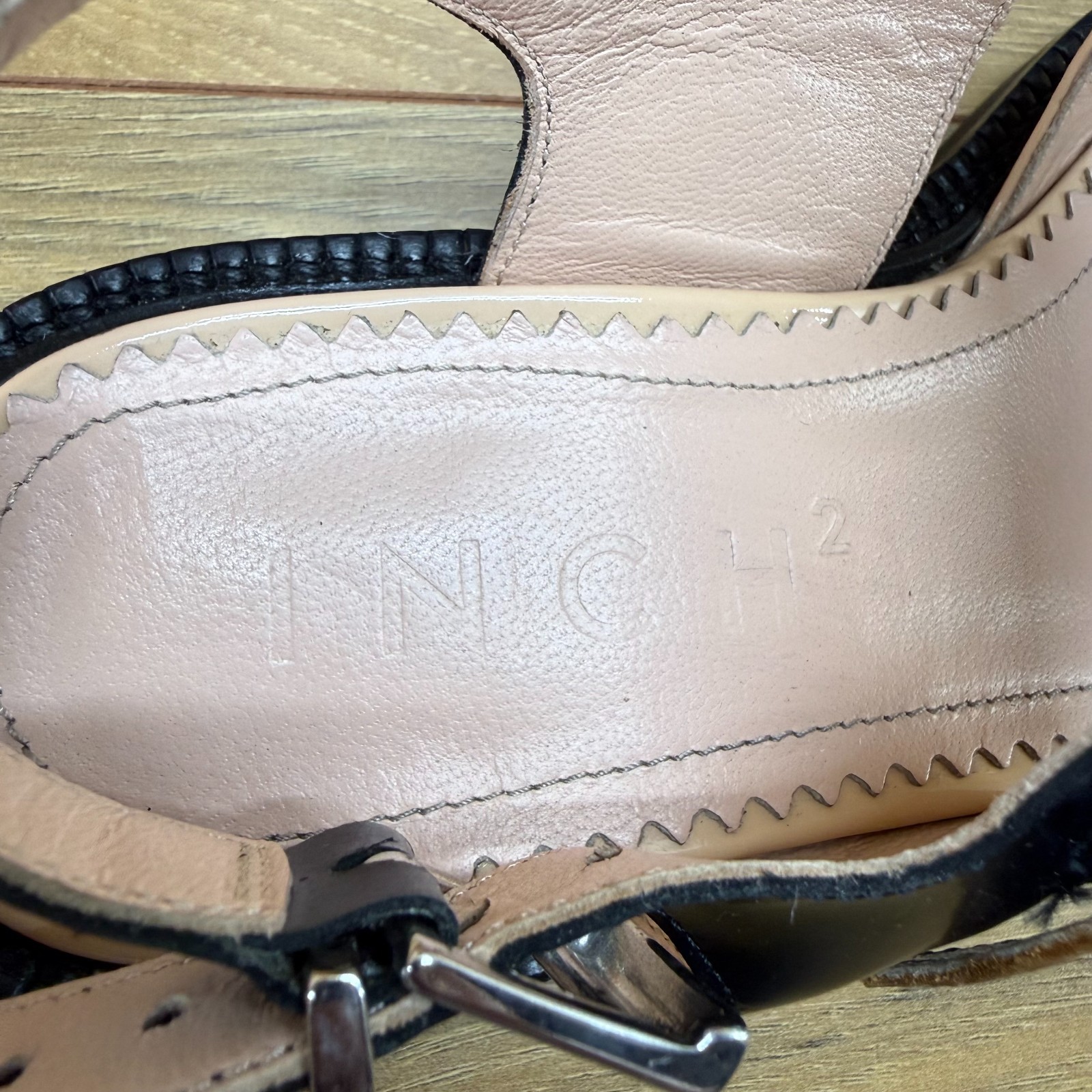 INCH2 Slingback Flats Womens 8 8.5 EU 39 Nude Patent Leather Croc Buckles Modern