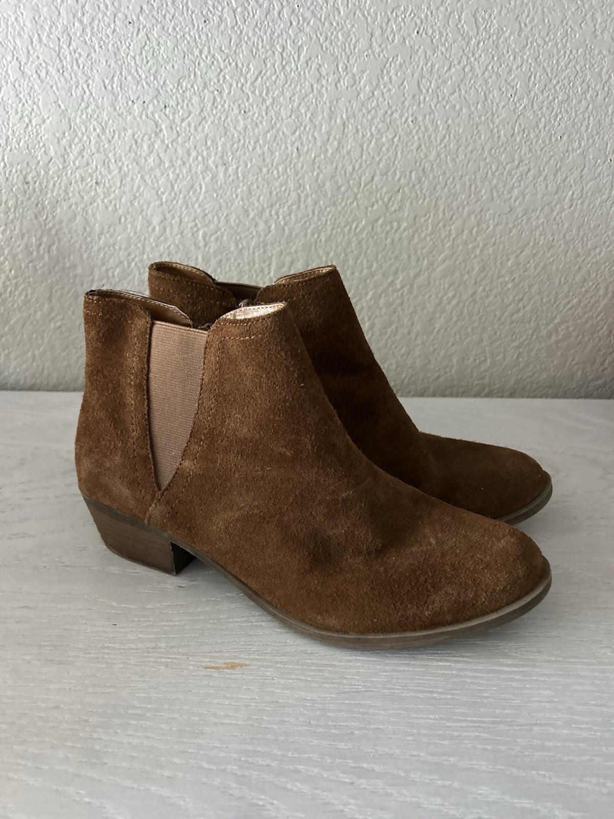 SO Women’s Zip Up Comfort Suede Ankle Boots Warm Brown Size: 9.5 Med