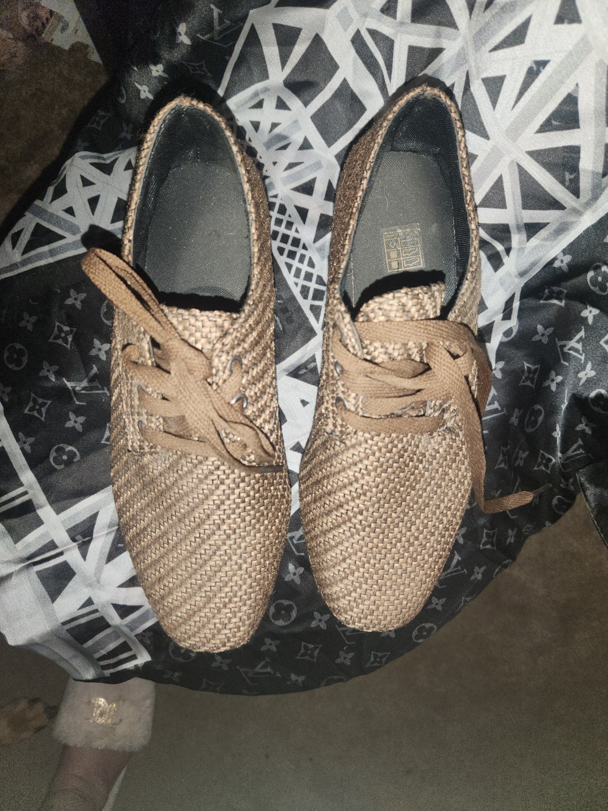 Women’s Brown Woven Chevron Lace-Up Almond Toe Flats Rubber Sole US 6 W