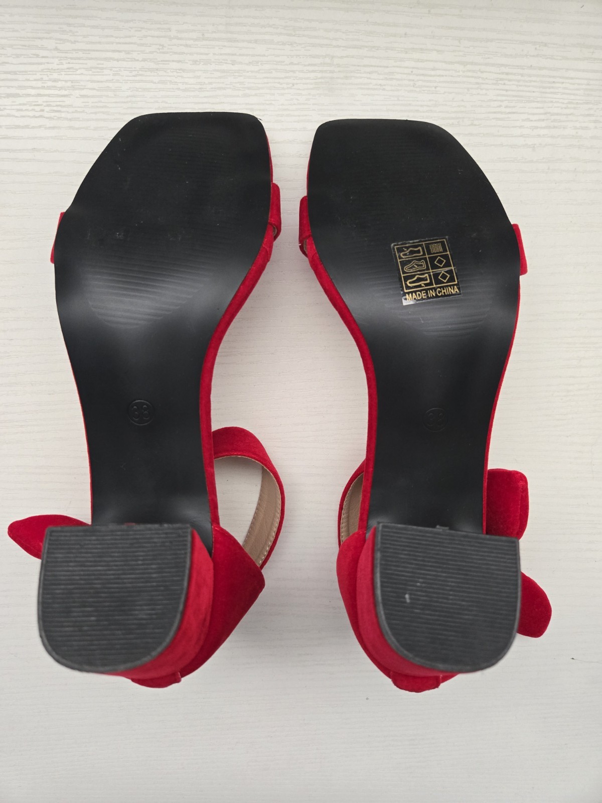Womens Red Bow Faux Suede Gold Color Zipper Strap Block Heel Sandals Size 38