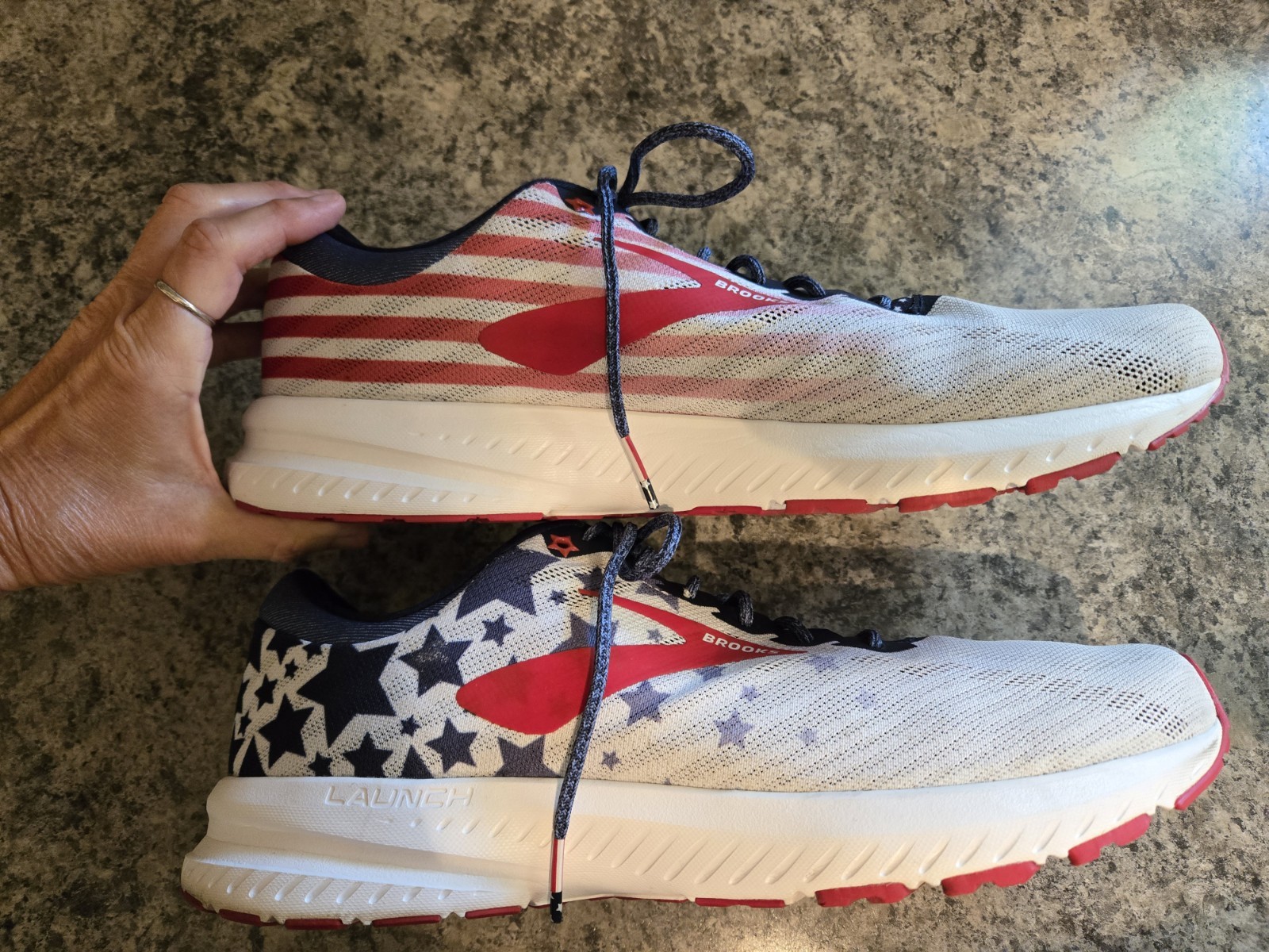 Brooks RED WHITE & BLUE Stars/Stripes Launch 6 Mens US sz 13. NEAR MINT!!!!