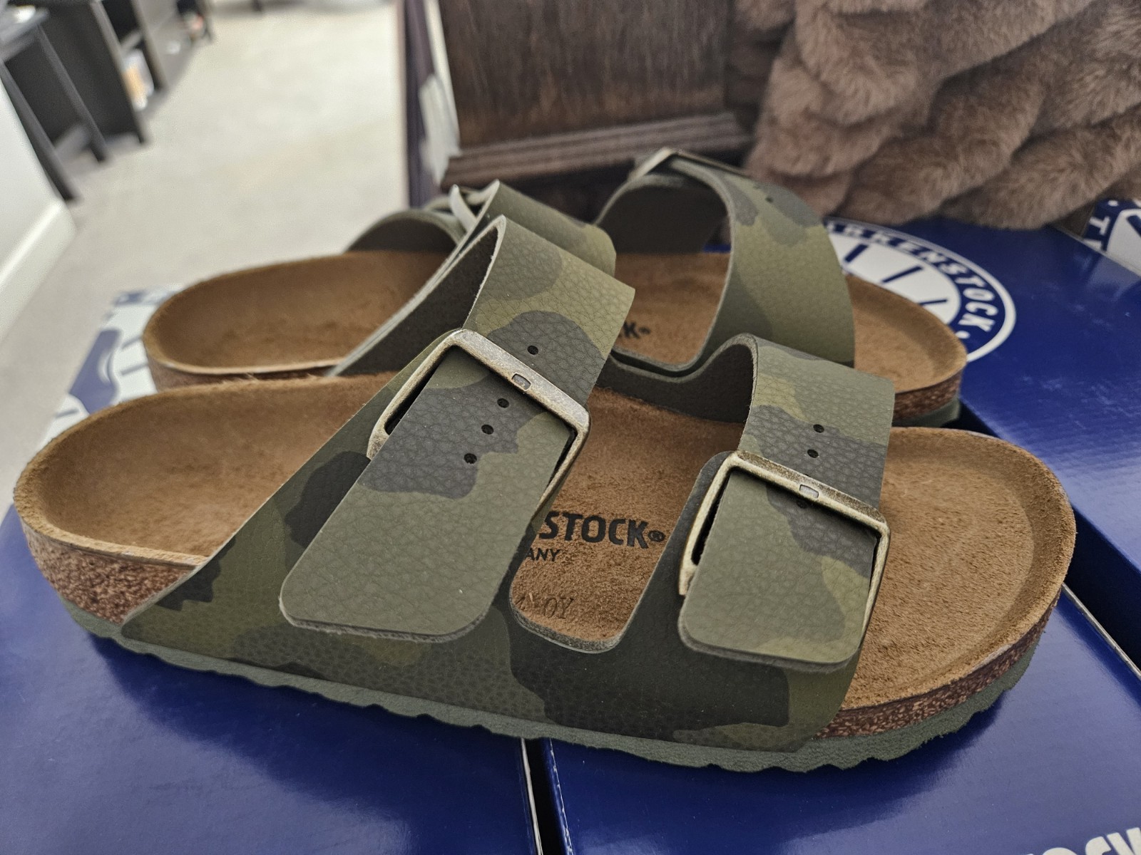 Birkenstock BS Arizona Narrow Fit Desert Soil Camo Green Womans Size 6 EU 37