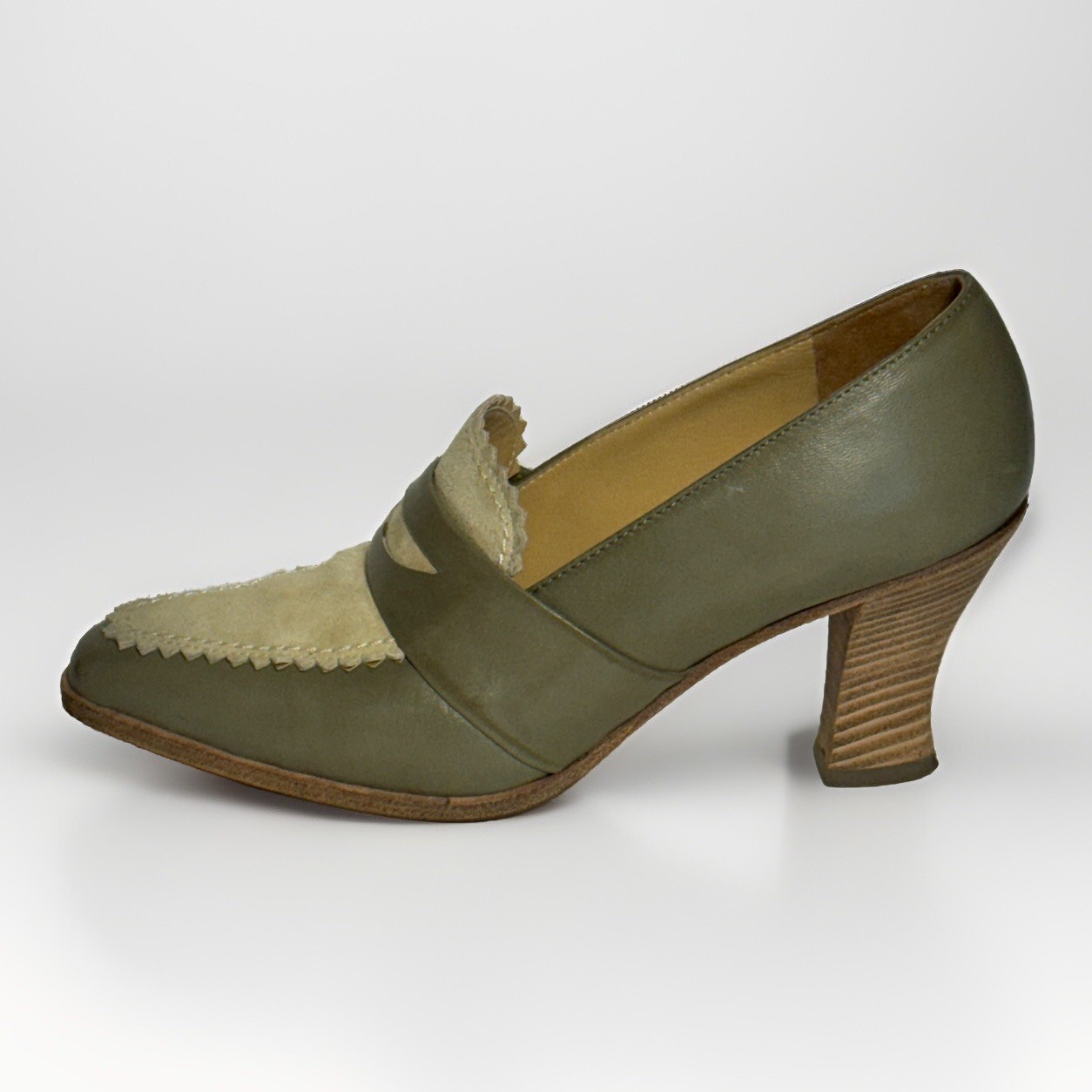 Vintage GUCCI Penny Loafer Green Leather Light Green Suede 2.75 in Heel Sz.6 B