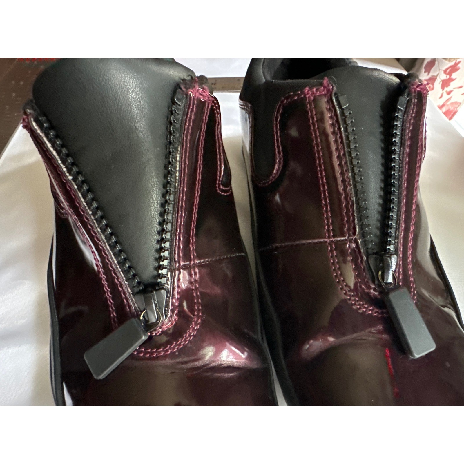 Cougar Howdoo Burgundy Patent Waterproof Front Zip Ankle Boots Womens 10M