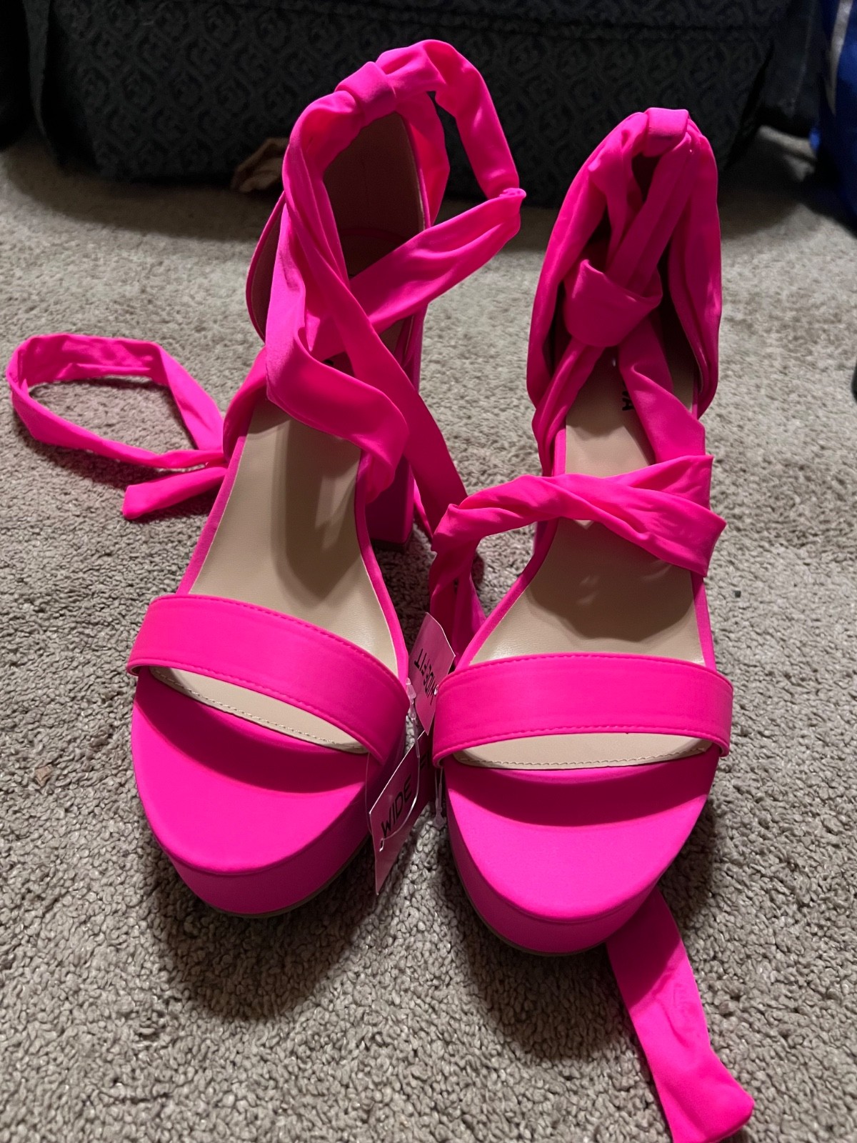 Fashion Nova Hot Pink Women’s Sandals sz 11