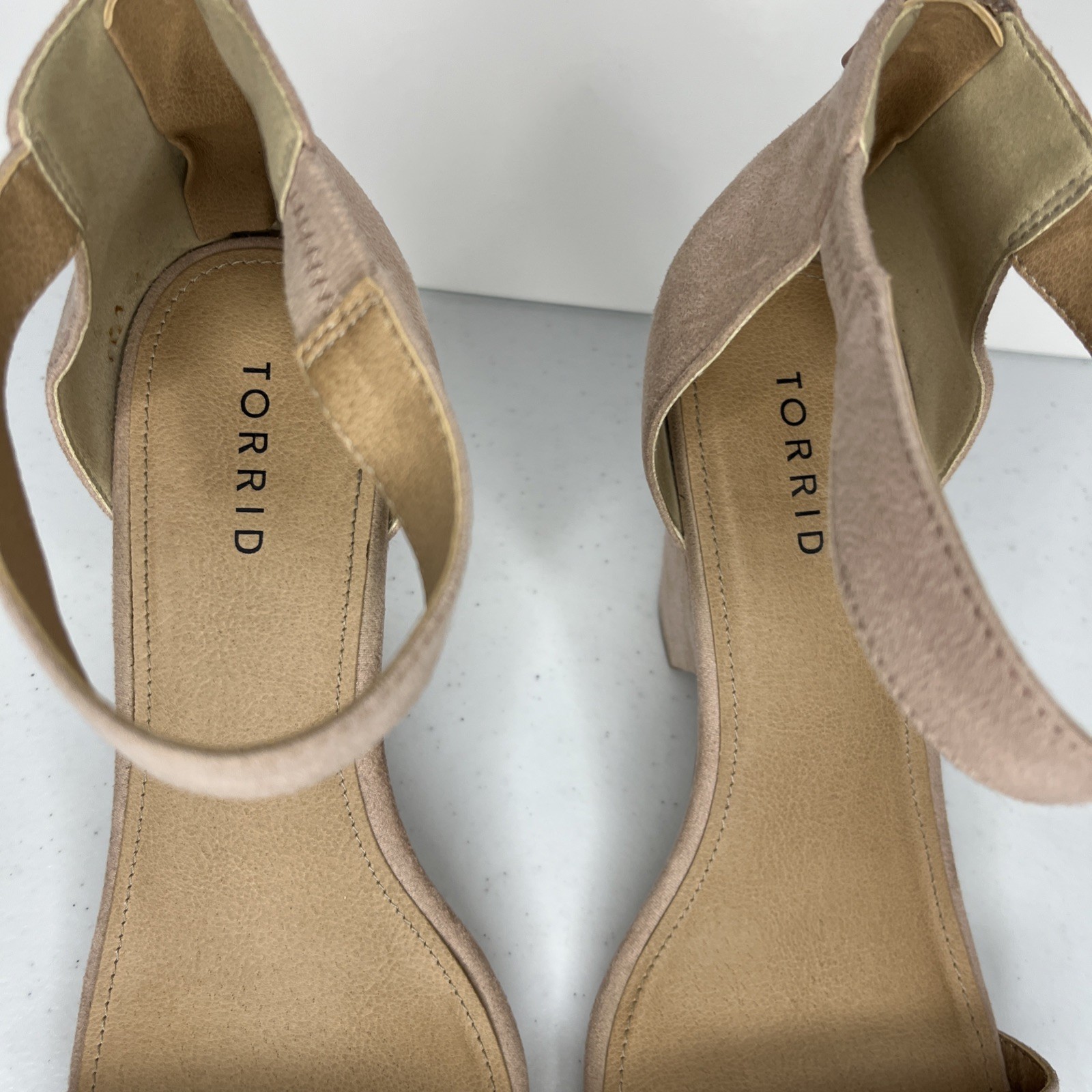 Torrid Shoes Sandals Womens 10 W Faux Suede Blush Cone Heel Sandal Classic