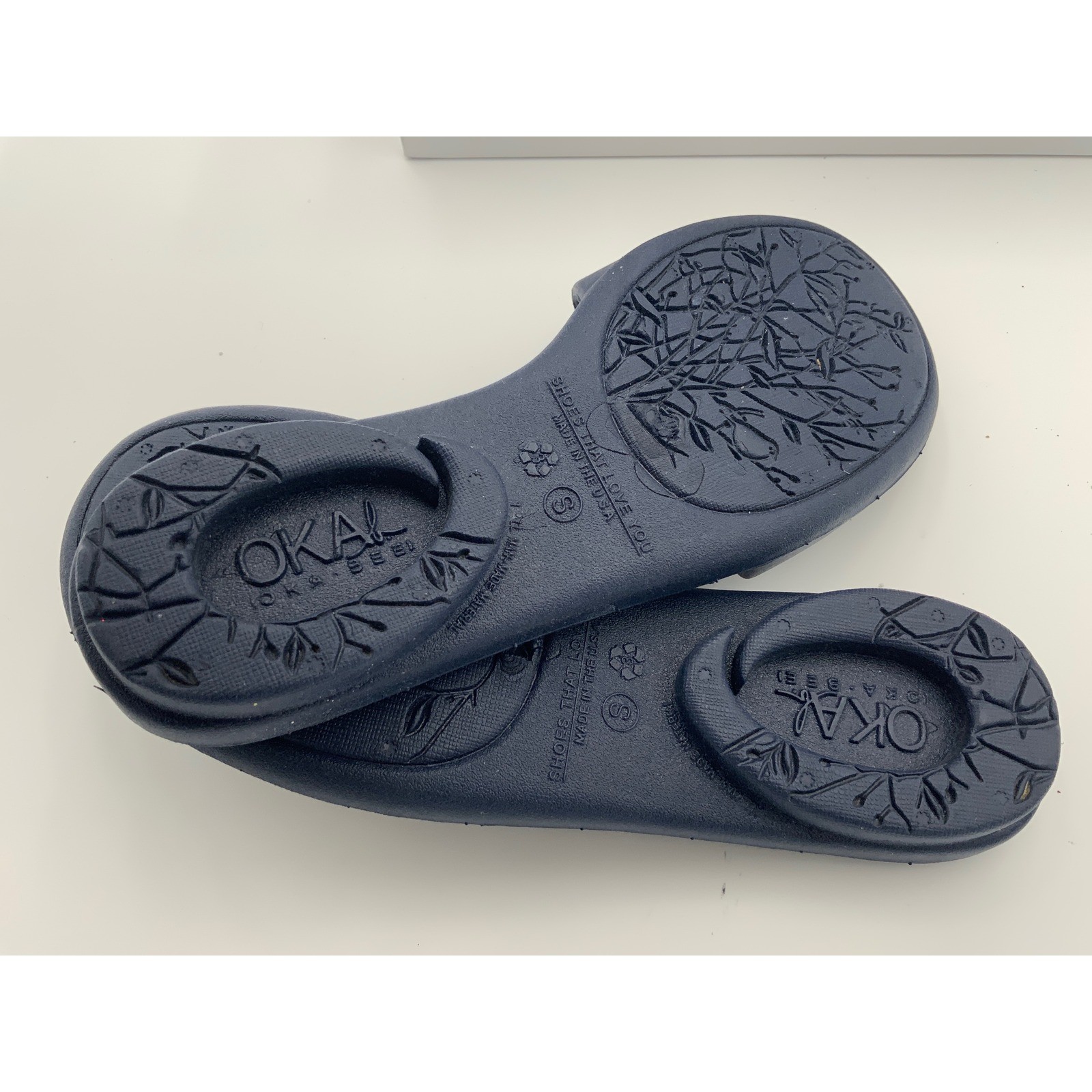 Oka-B Womens Navy Blue Jeweled Flower Slide Sandals Size S Made in USA