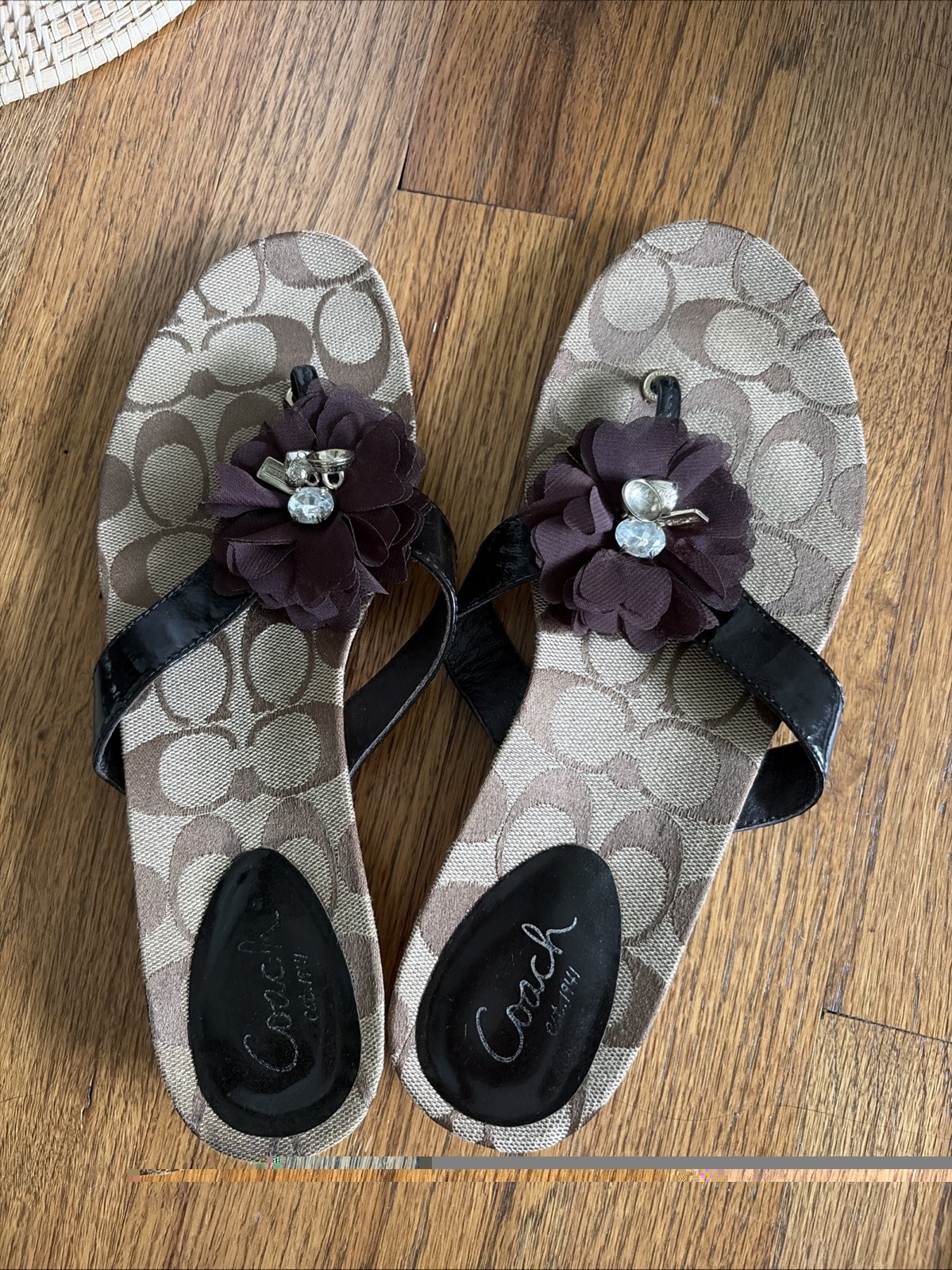 Coach Signature Women’s Leather Thong Sandals Brown/Black Flower Rhinestone 8