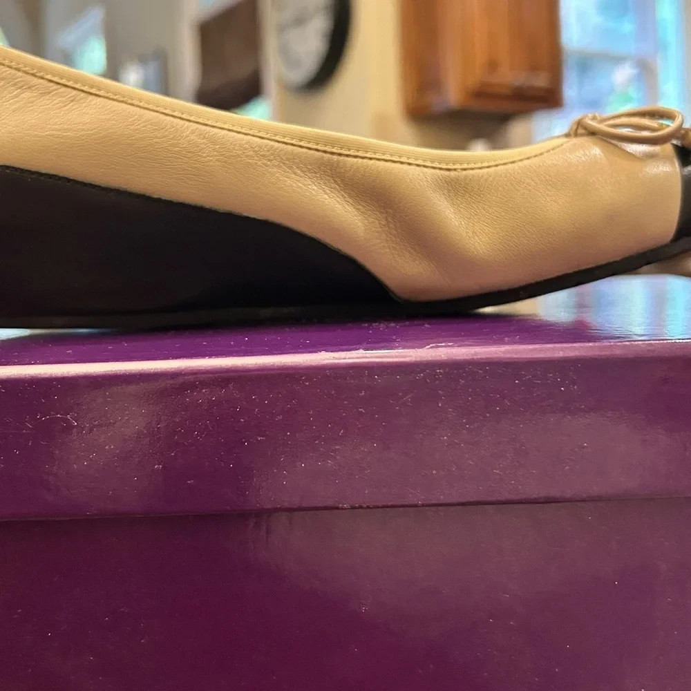 Vaneli Black and Cream Loafers with Bow NIB