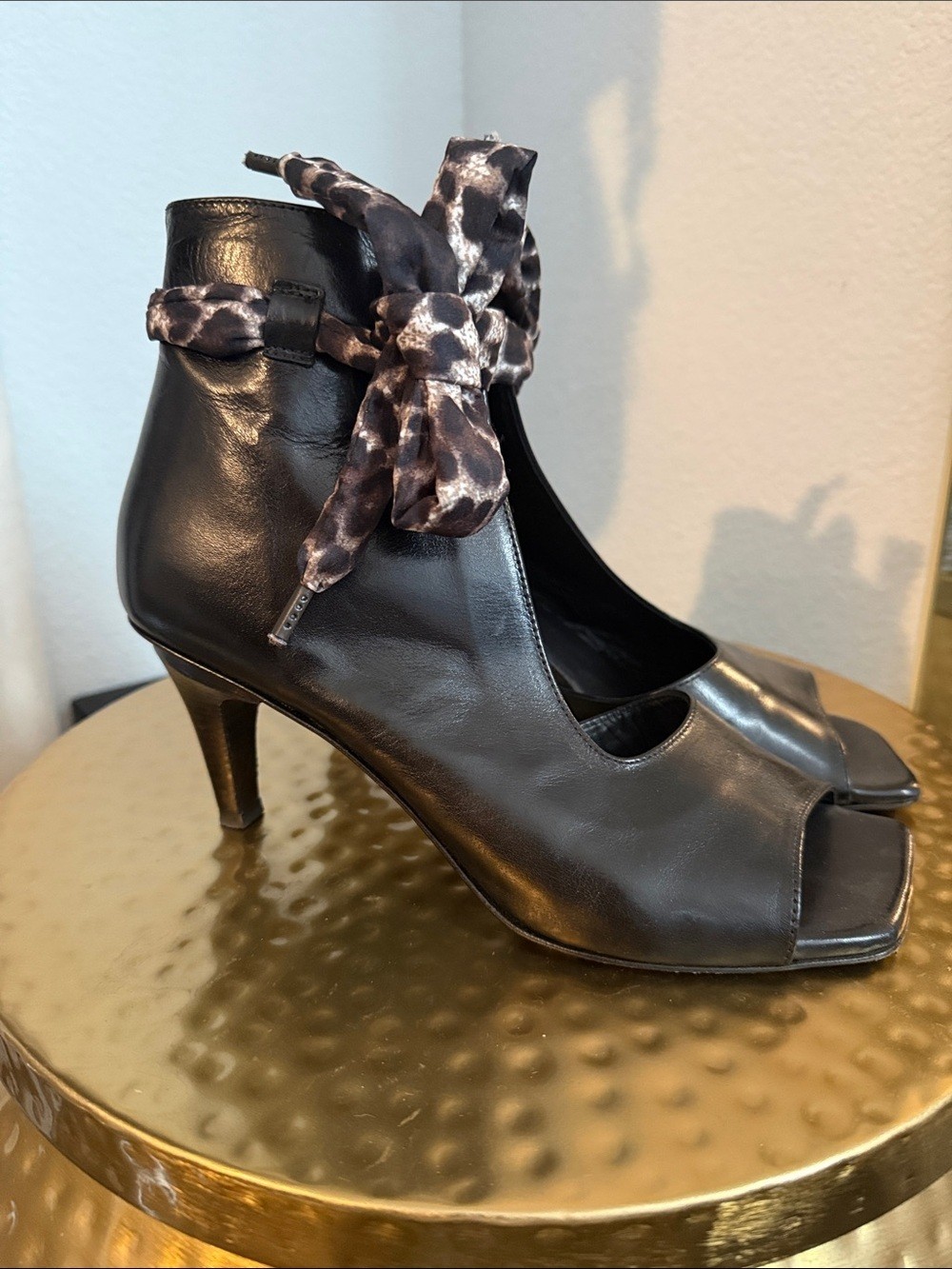 Black leather kitten heel with leopard print ankle wrap – EU 39