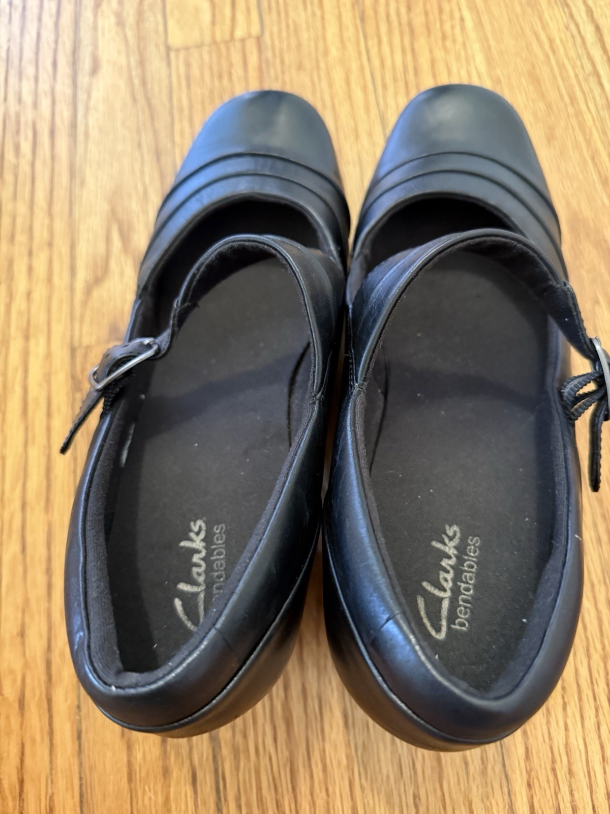 Clarks Women’s Mary Jane Leather Heels Black Round Toe Buckle Strap Sz 11