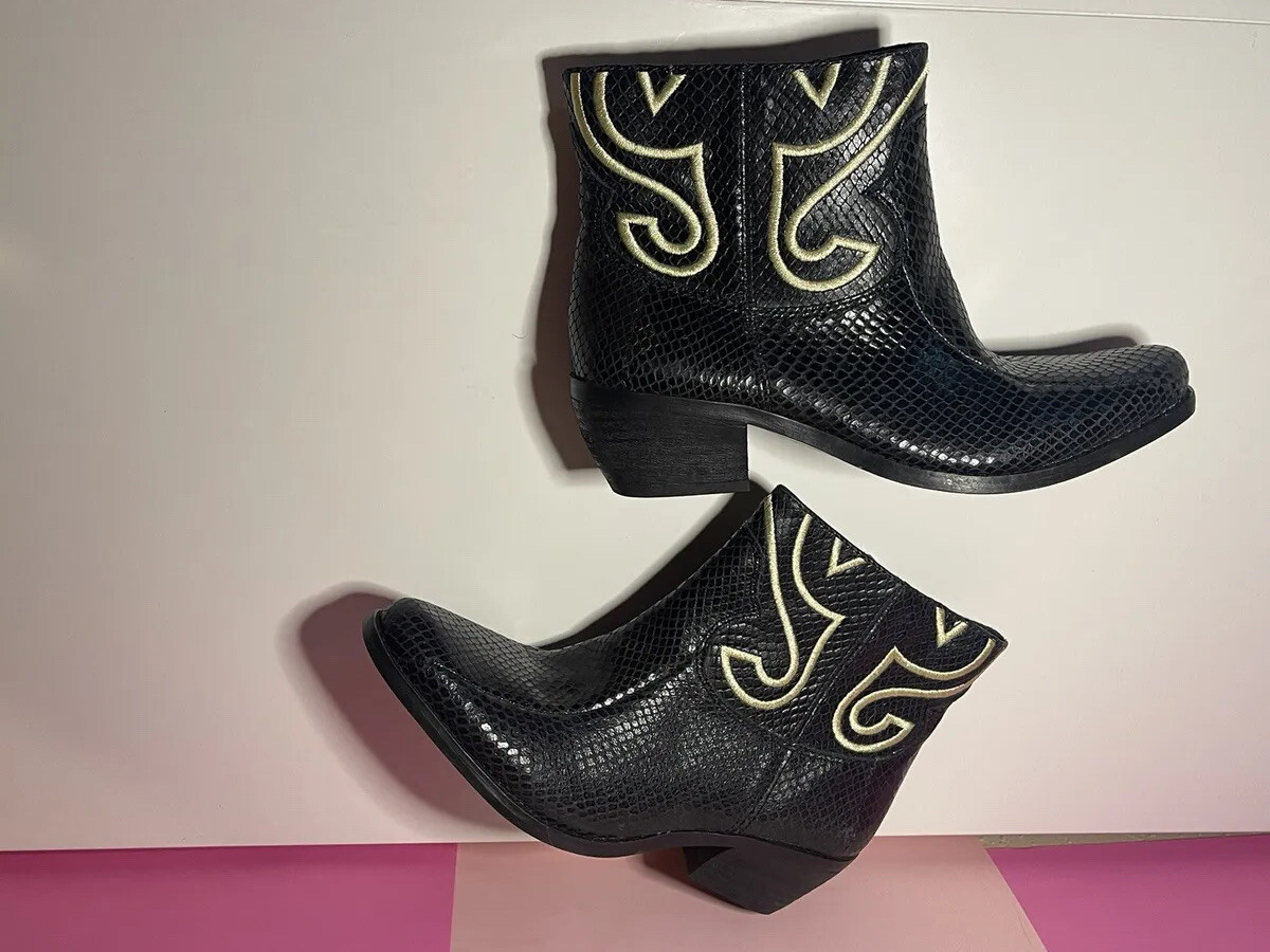 Vince Camuto Calina Black Leather Solid Snake Print Ankle Booties Sz 7M Western