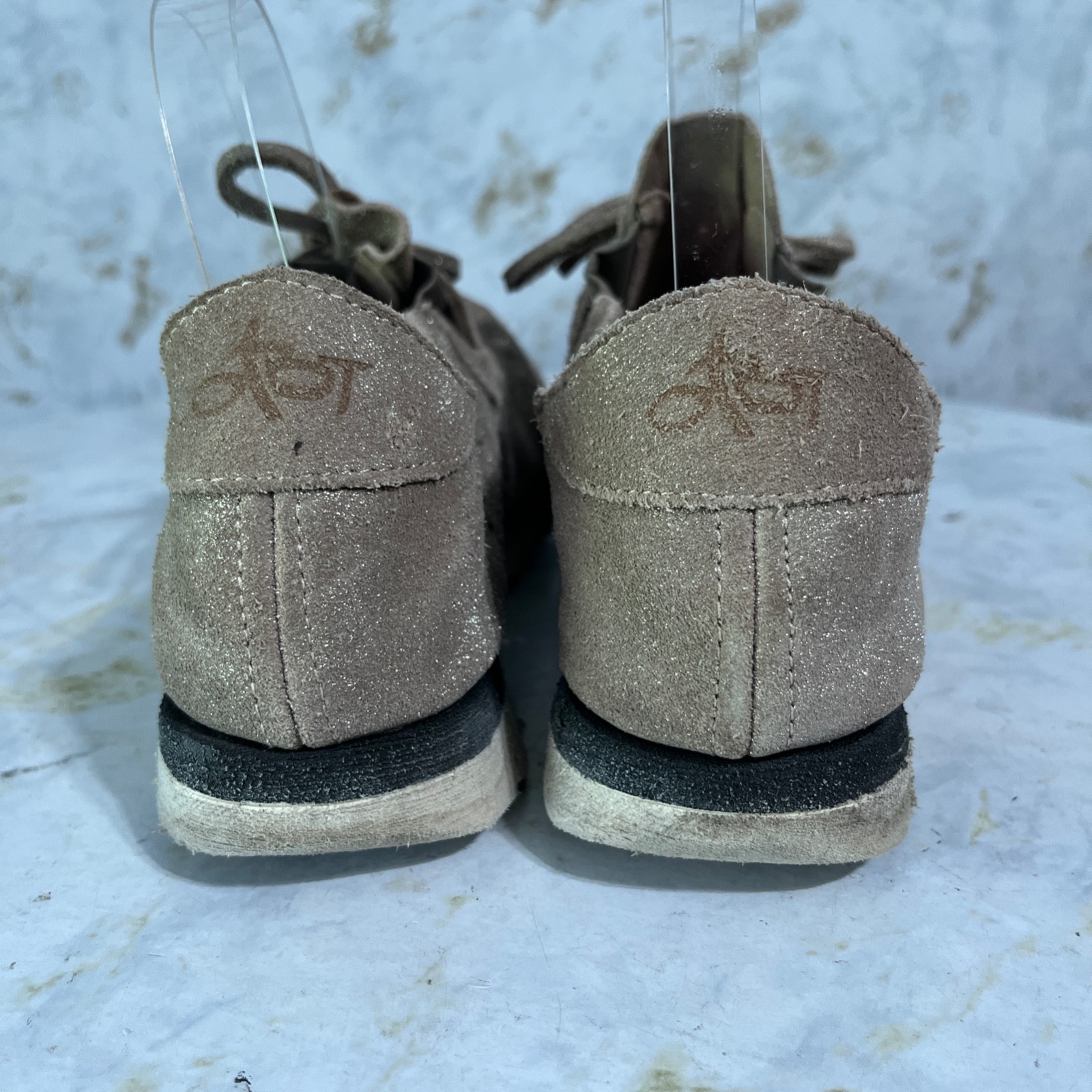 OTBT Lunar Women’s Size 8M Shoes Beige Suede Comfort Trainer Fashion Sneakers