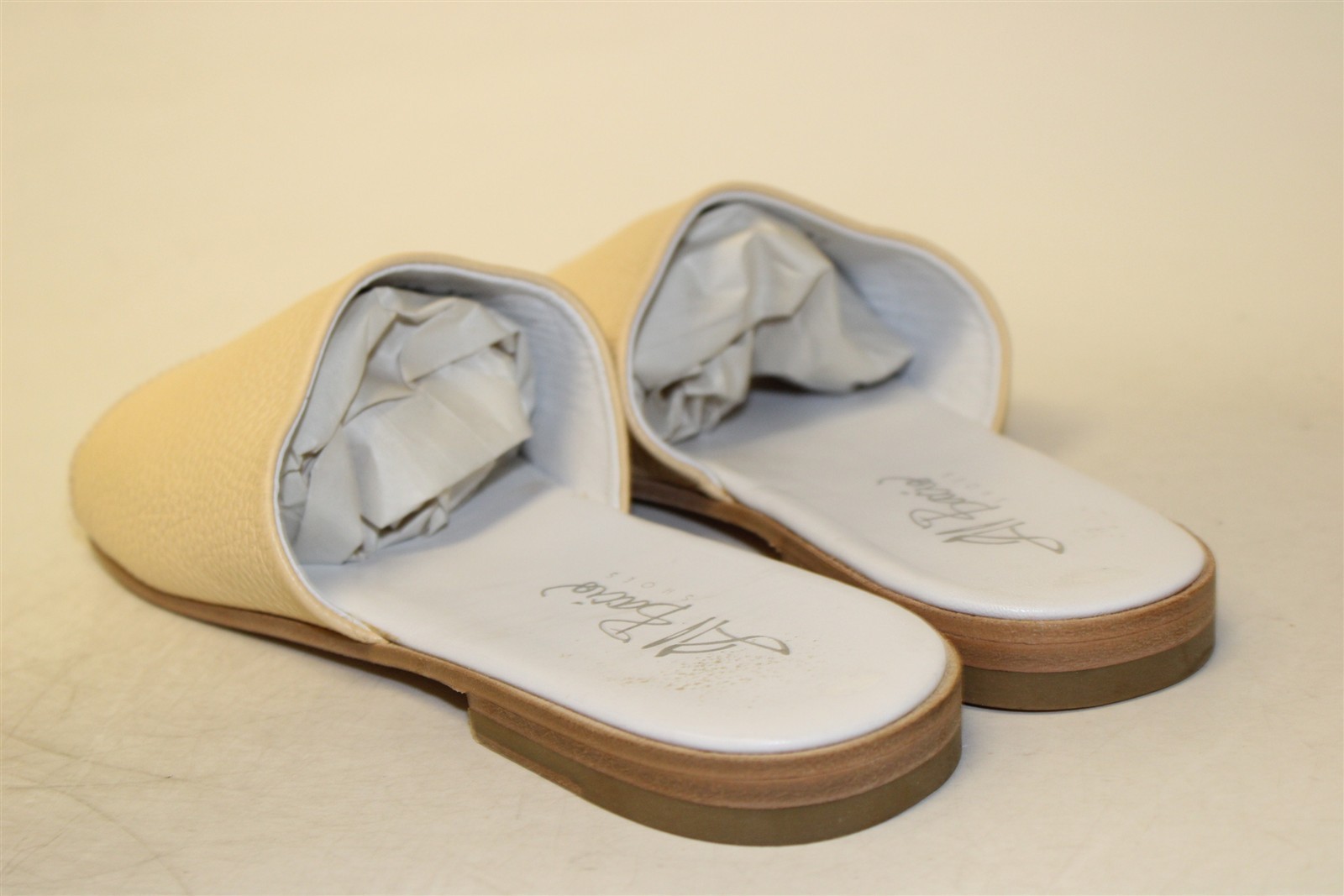 Al Bacio Buttercream Leather Toe Post Slides Italy Made Womens 9 39 Shoes D057
