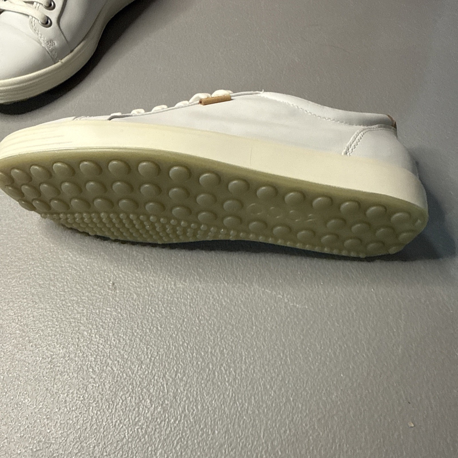 ECCO Soft 7 Leather Sneaker Lace Up White Casual Comfort Walking Travel Sz 7-7/5