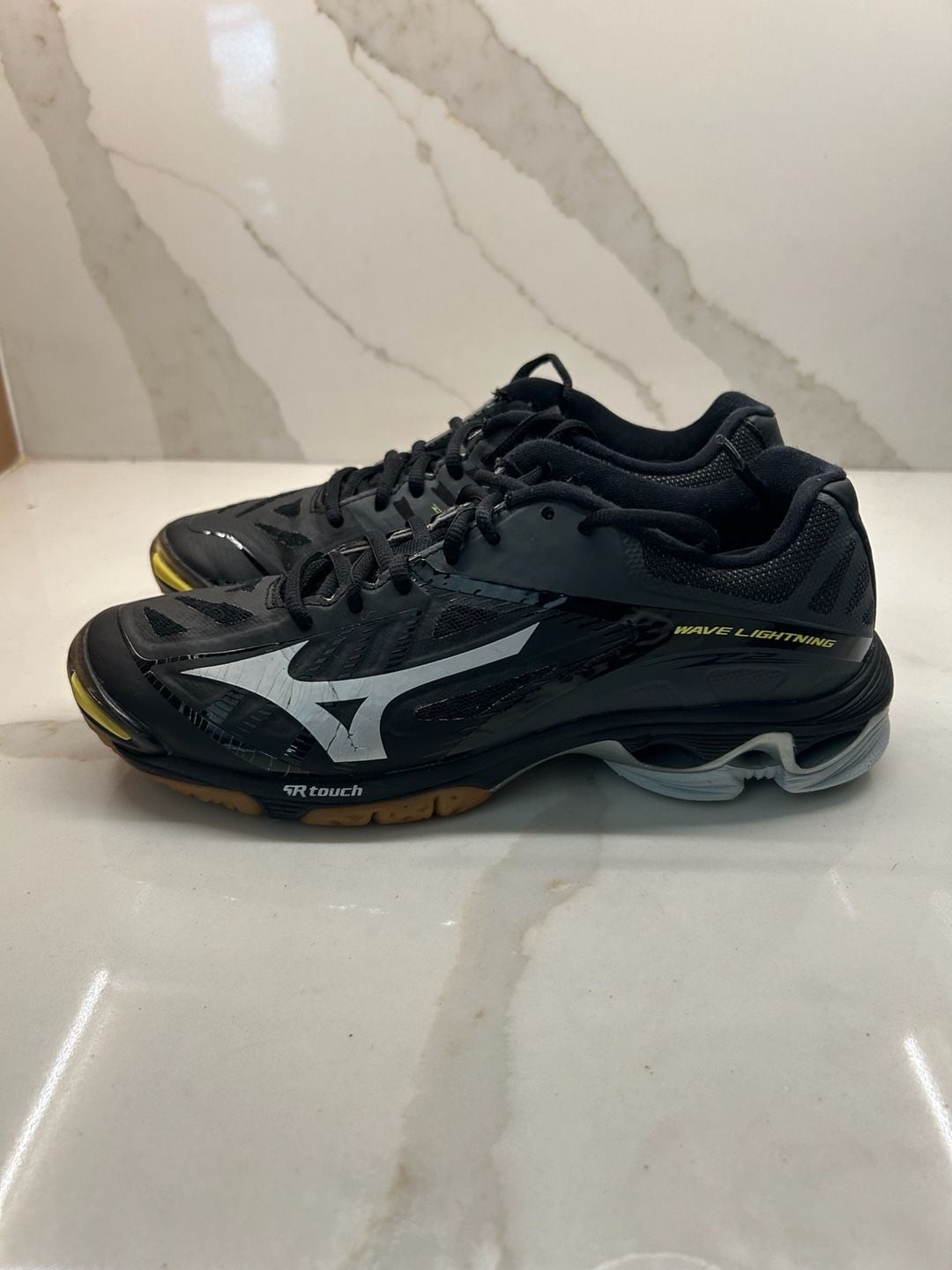 Mizuno Wave Lightning Z3 Volleyball Shoes (Size: 8.5 wmns)
